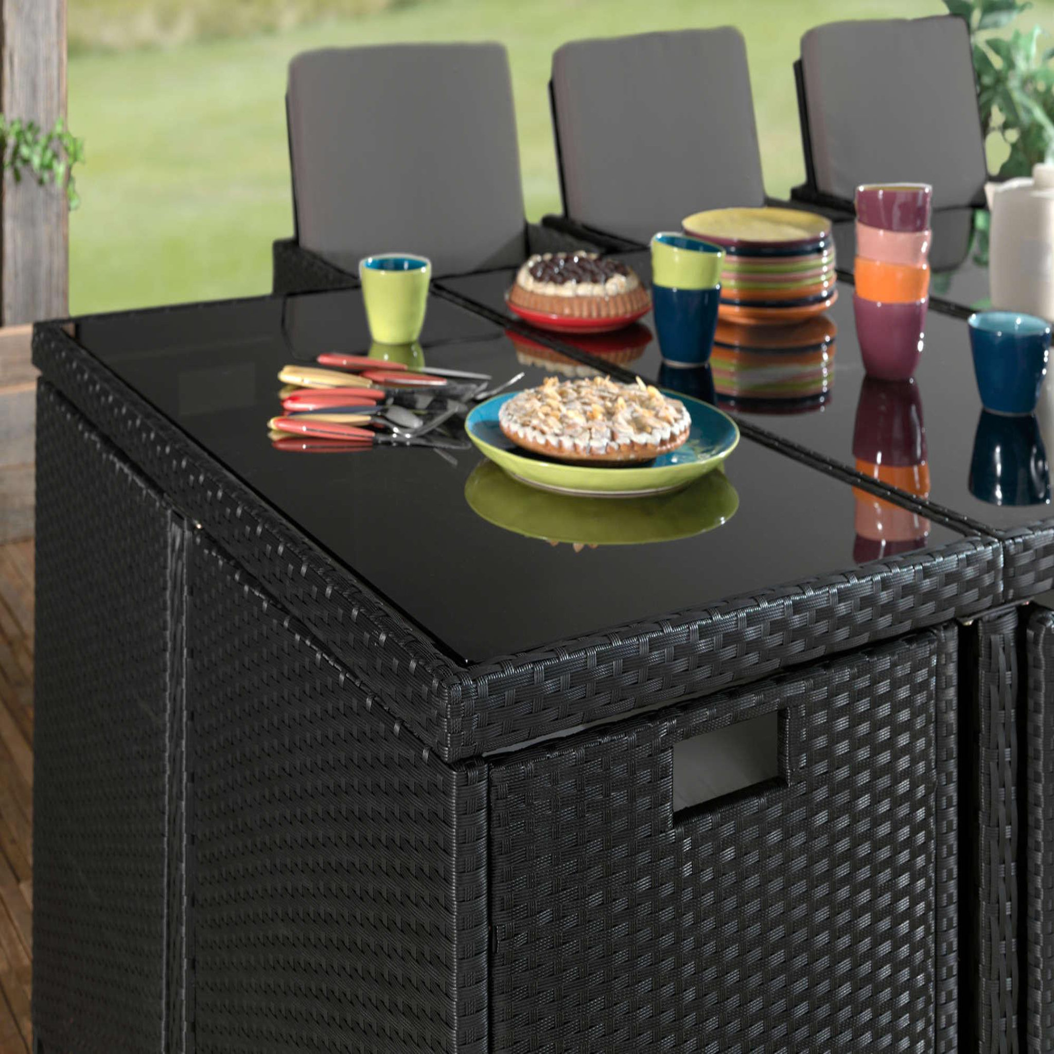Voir la diapositive 5 : BEST MOBILIER Fira - salon de jardin encastrable 12 places - en résine tressée - noir avec coussins gris + housse de protection