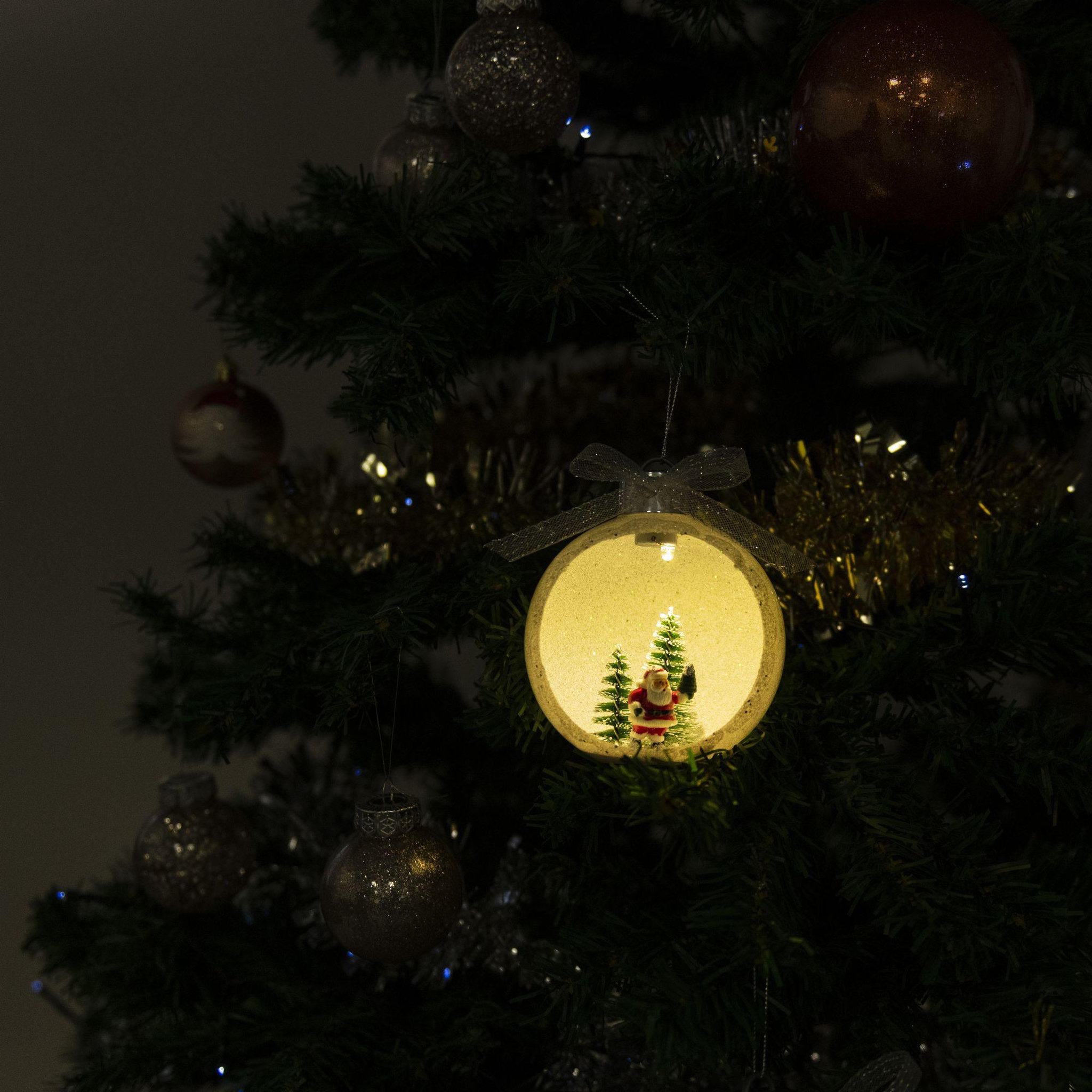 Voir la diapositive 4 : WERKAPRO Boule Papa Noël lumineuse  10 x 8 x 12 cm
