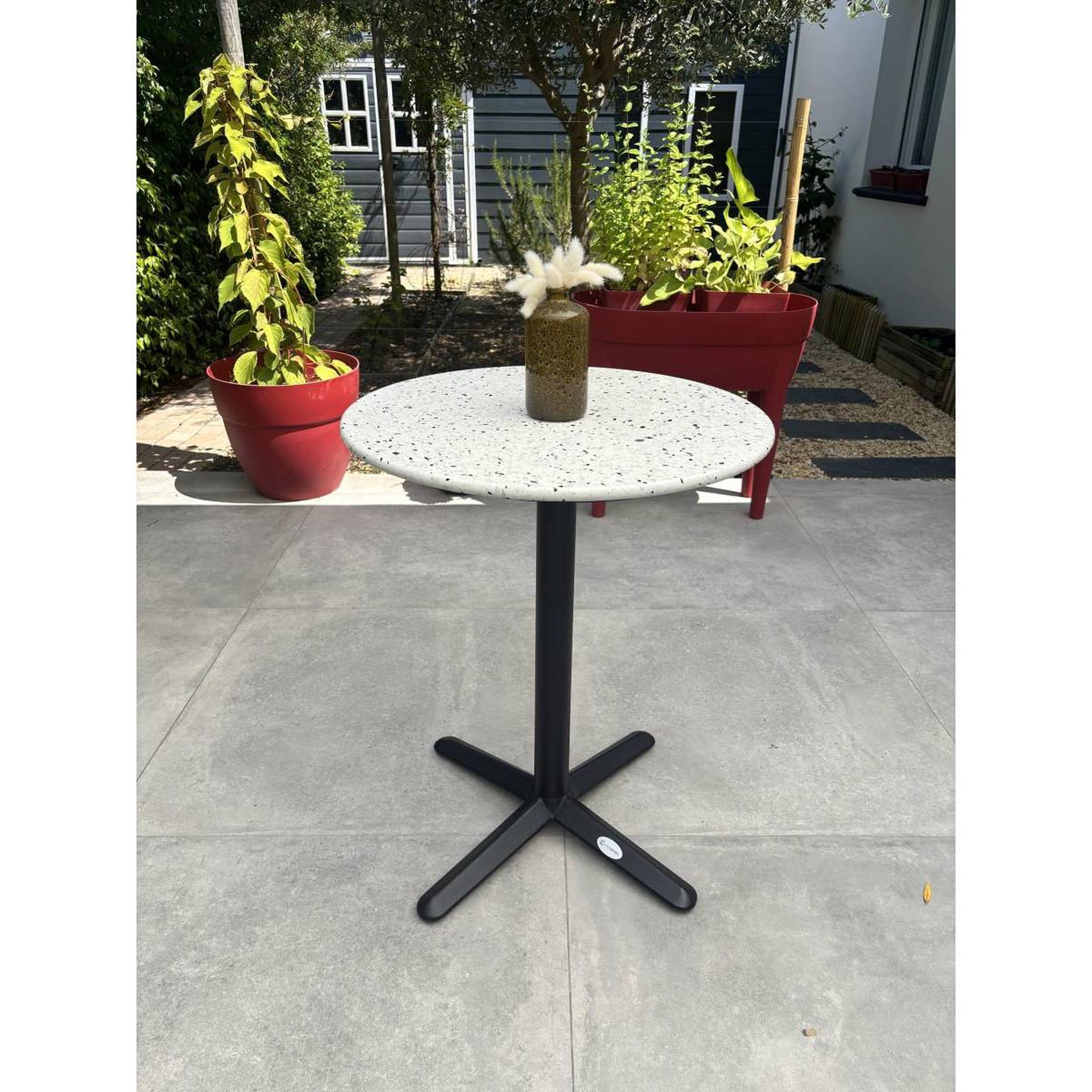 Voir la diapositive 5 : Paris Prix Ensemble table de jardin en terrazzo & 2 chaises  bistro  60cm vert