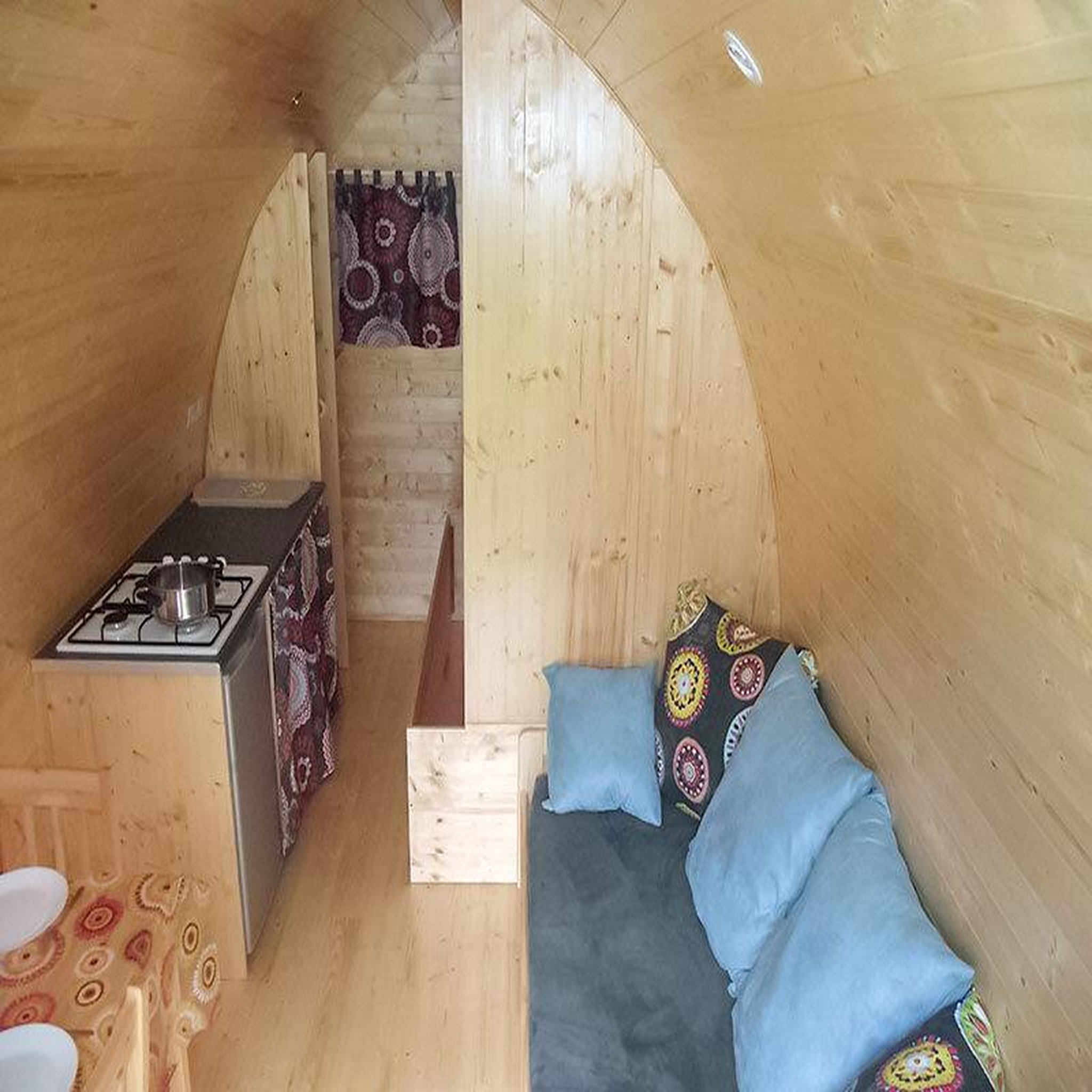 Voir la diapositive 3 : Smartbox Séjour famille et insolite : 2 jours en pod avec boisson de bienvenue près de pontivy - coffret cadeau séjour