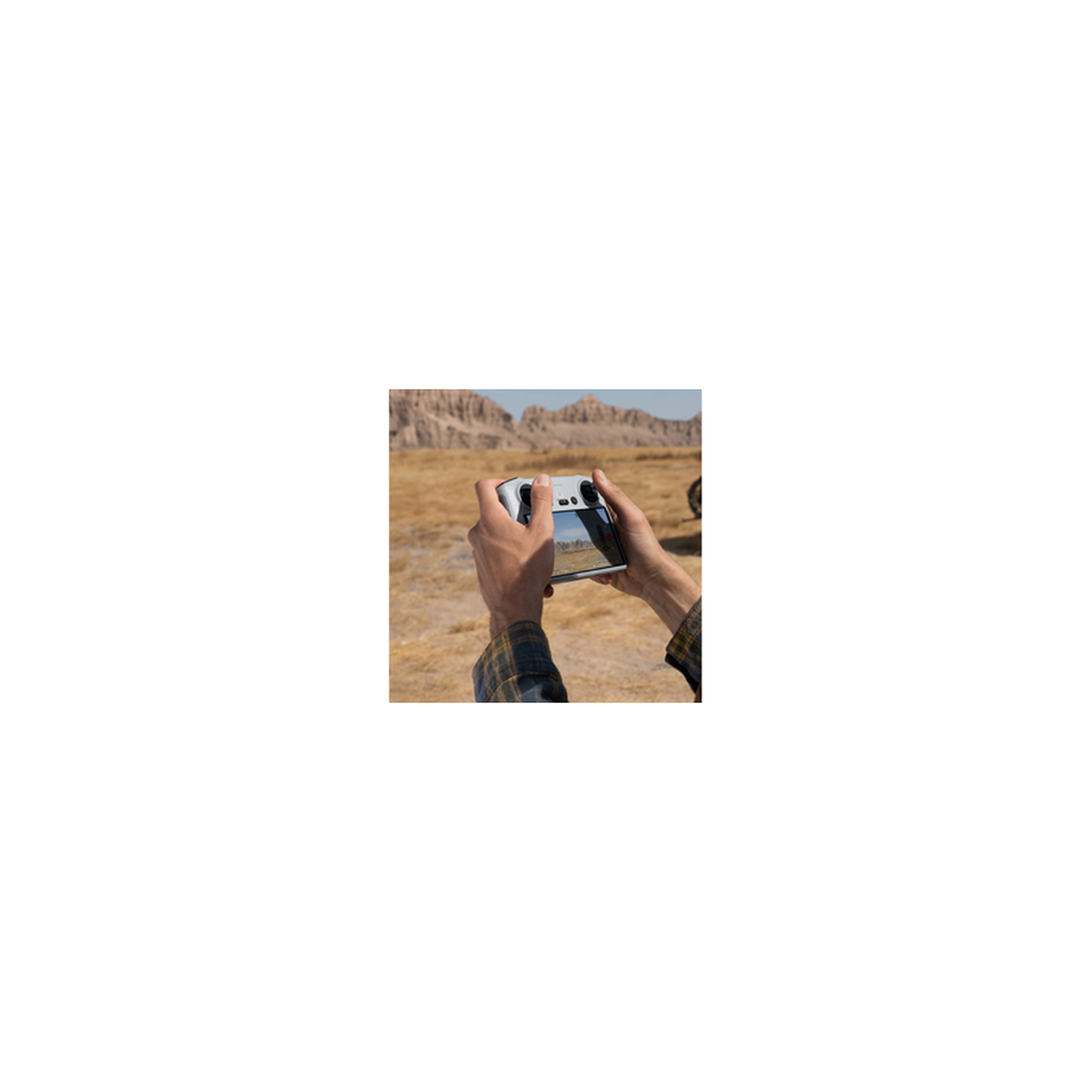 Voir la diapositive 6 : DJI Drone Mavic 3 Pro Fly More Combo (RC)