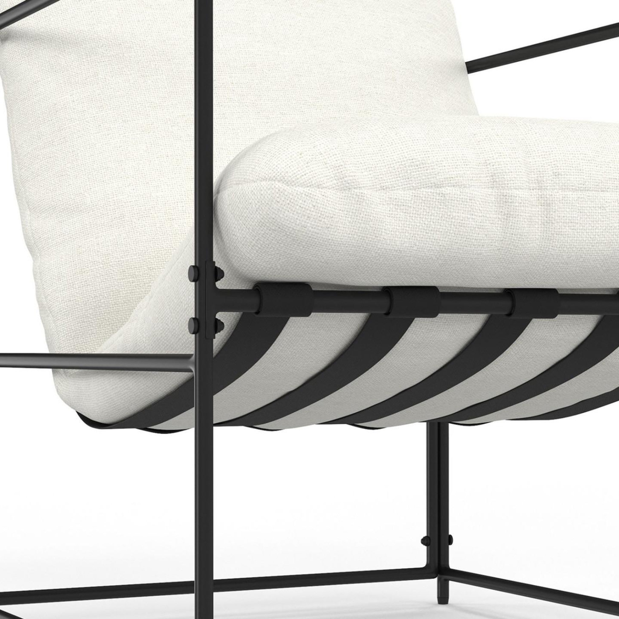 Voir la diapositive 6 : ID MARKET Fauteuil rembourré ulysse structure métal et coussin blanc