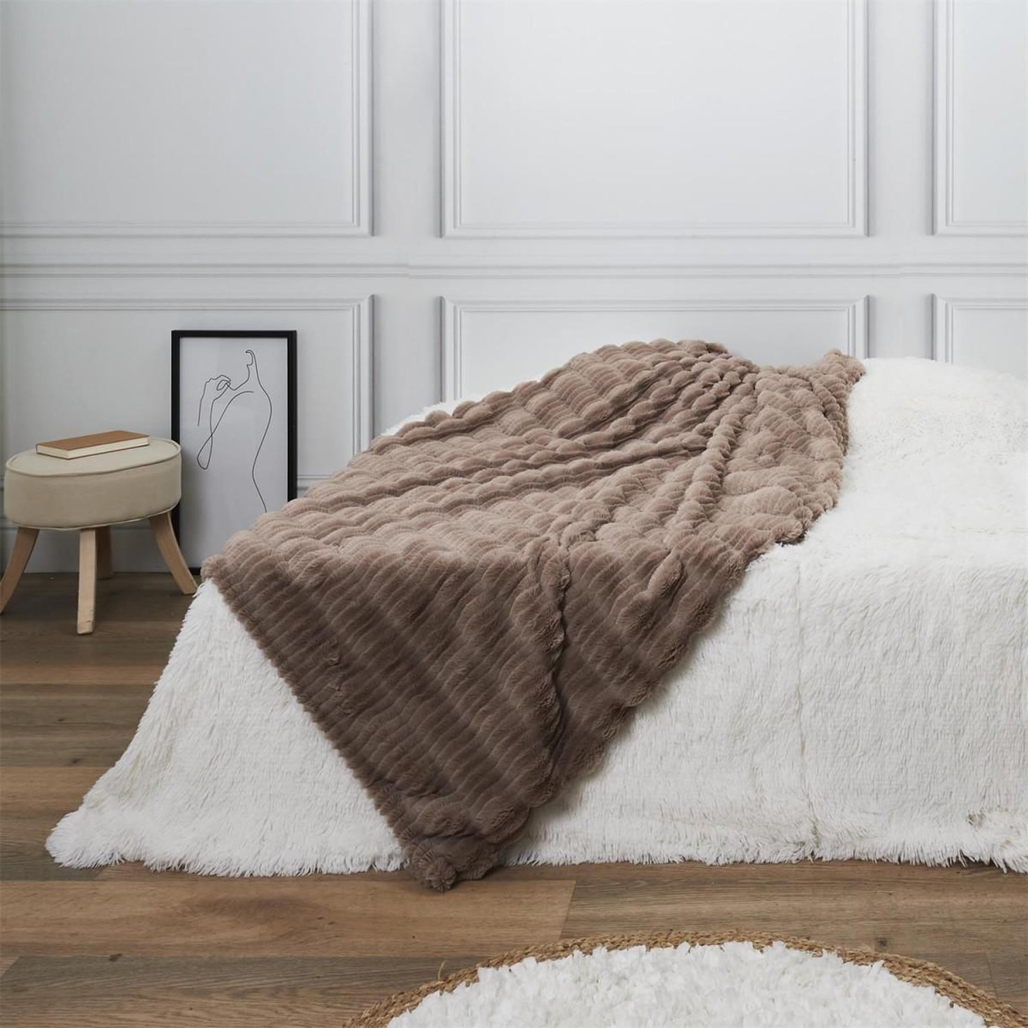 Voir la diapositive 4 : The Home Deco Factory Plaid imitation fourrure  opulence  120x150cm taupe