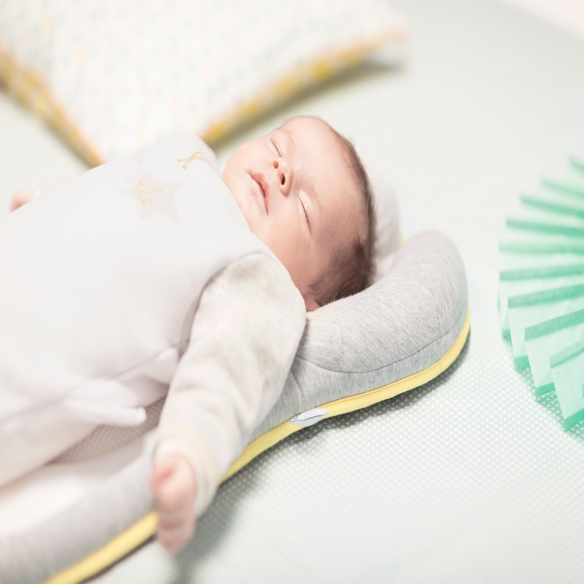 Voir la diapositive 3 : BABYMOOV Coussin réducteur Cosymorpho - Blanc