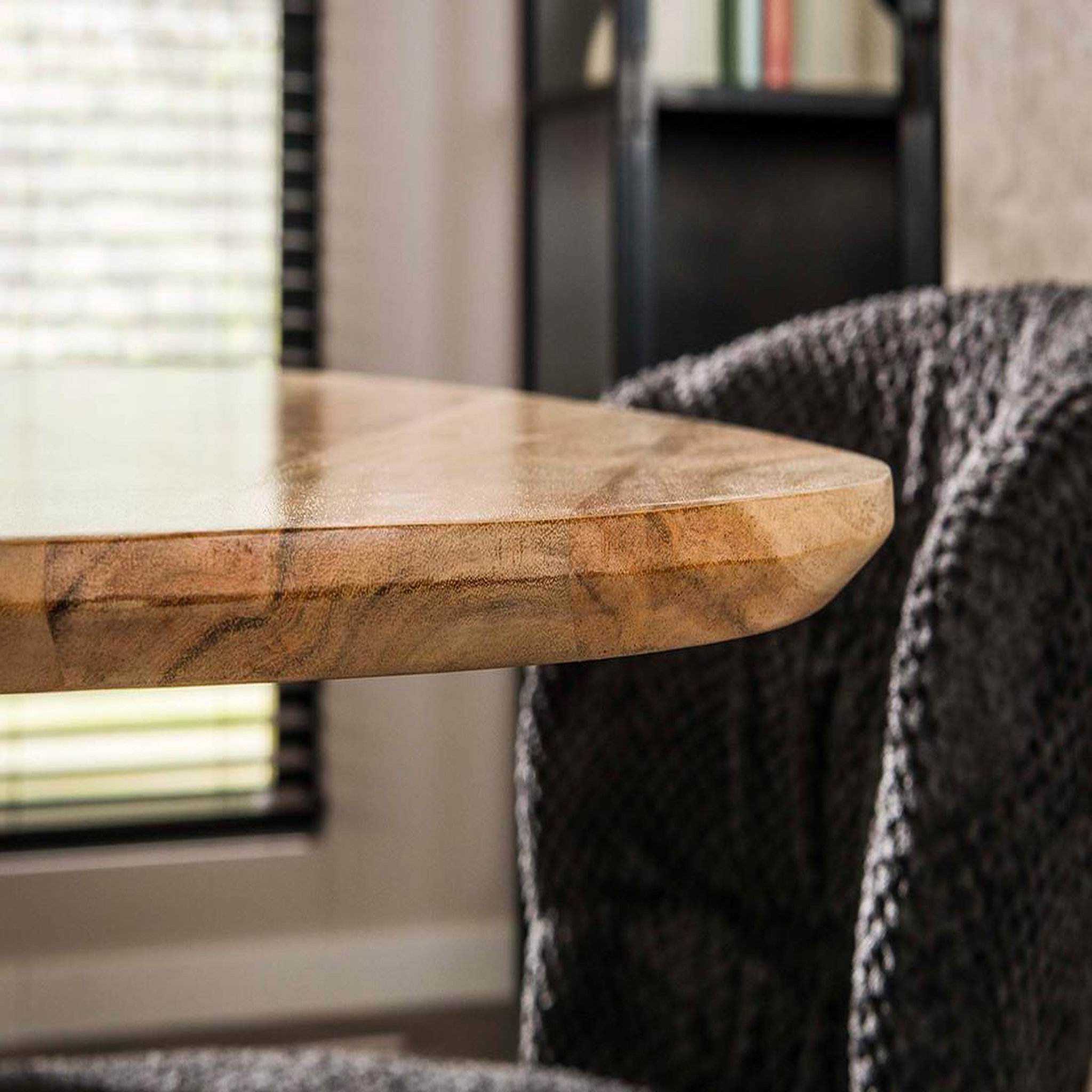 Voir la diapositive 4 : LISA DESIGN Makana - table à manger - bois massif d'acacia et métal - 6 personnes