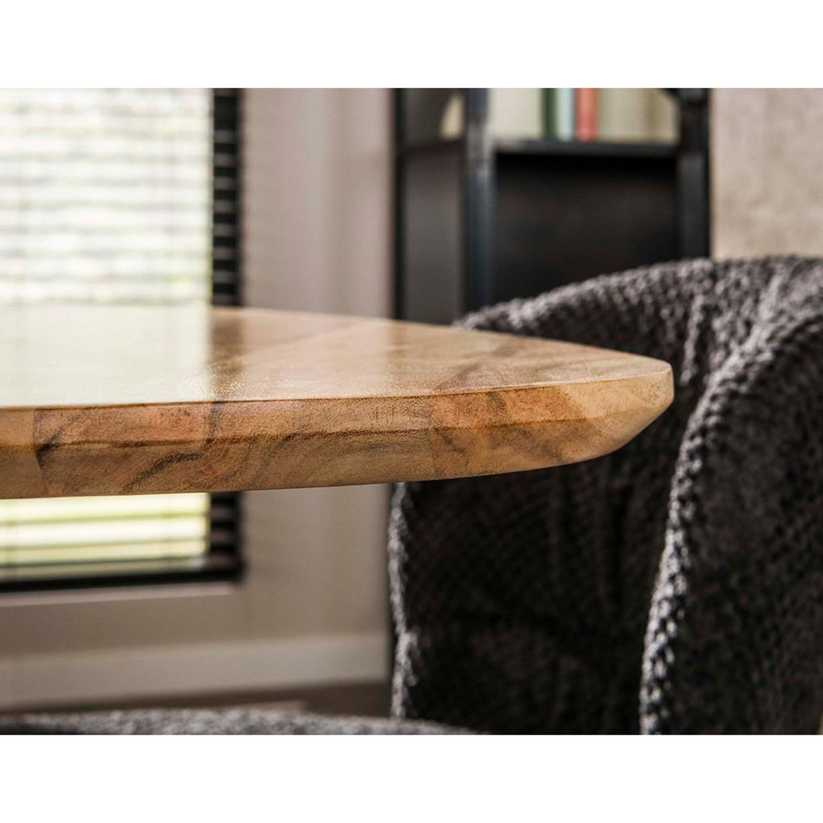 LISA DESIGN Makana - table à manger - bois massif d'acacia et métal - 6 personnes