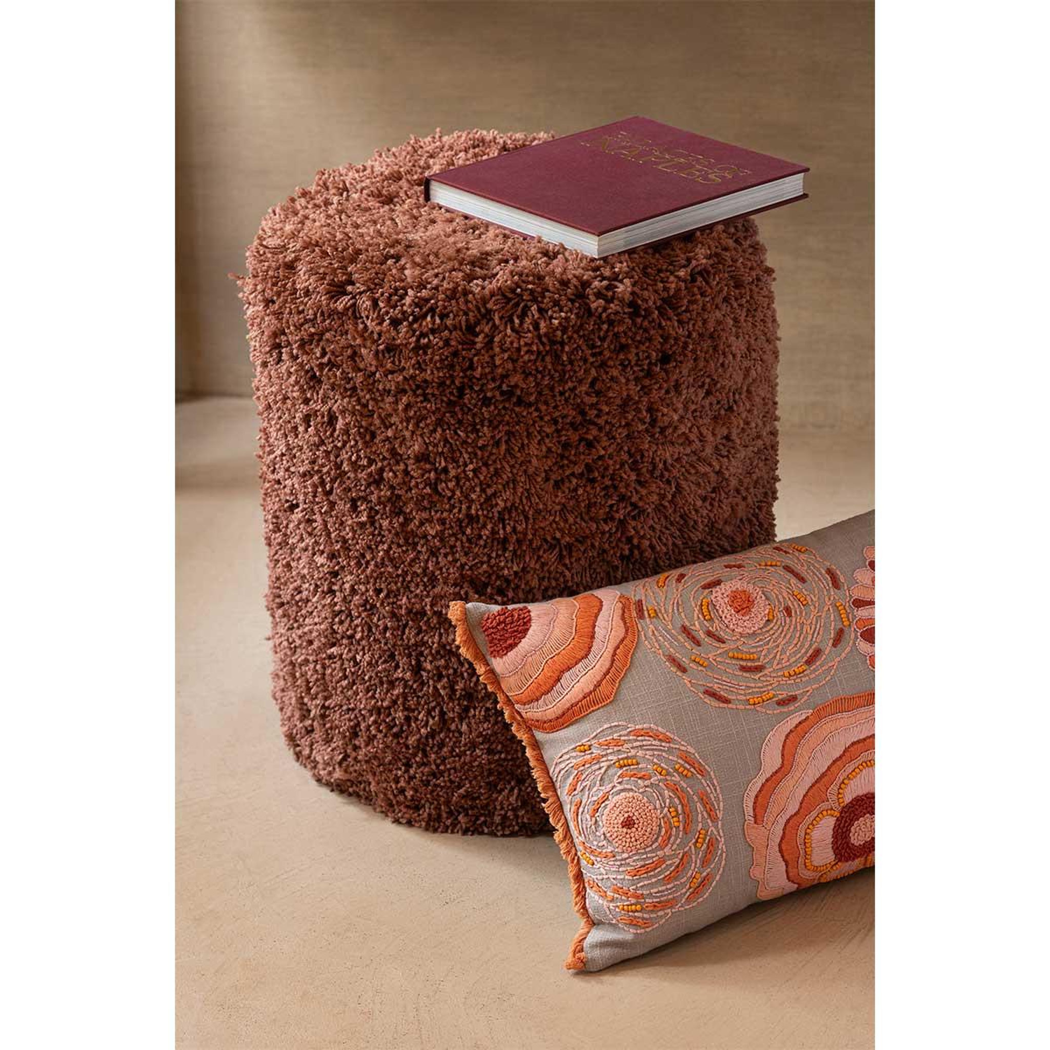 Voir la diapositive 5 : J-LINE Pouf cylindre  duveteux  50cm brique