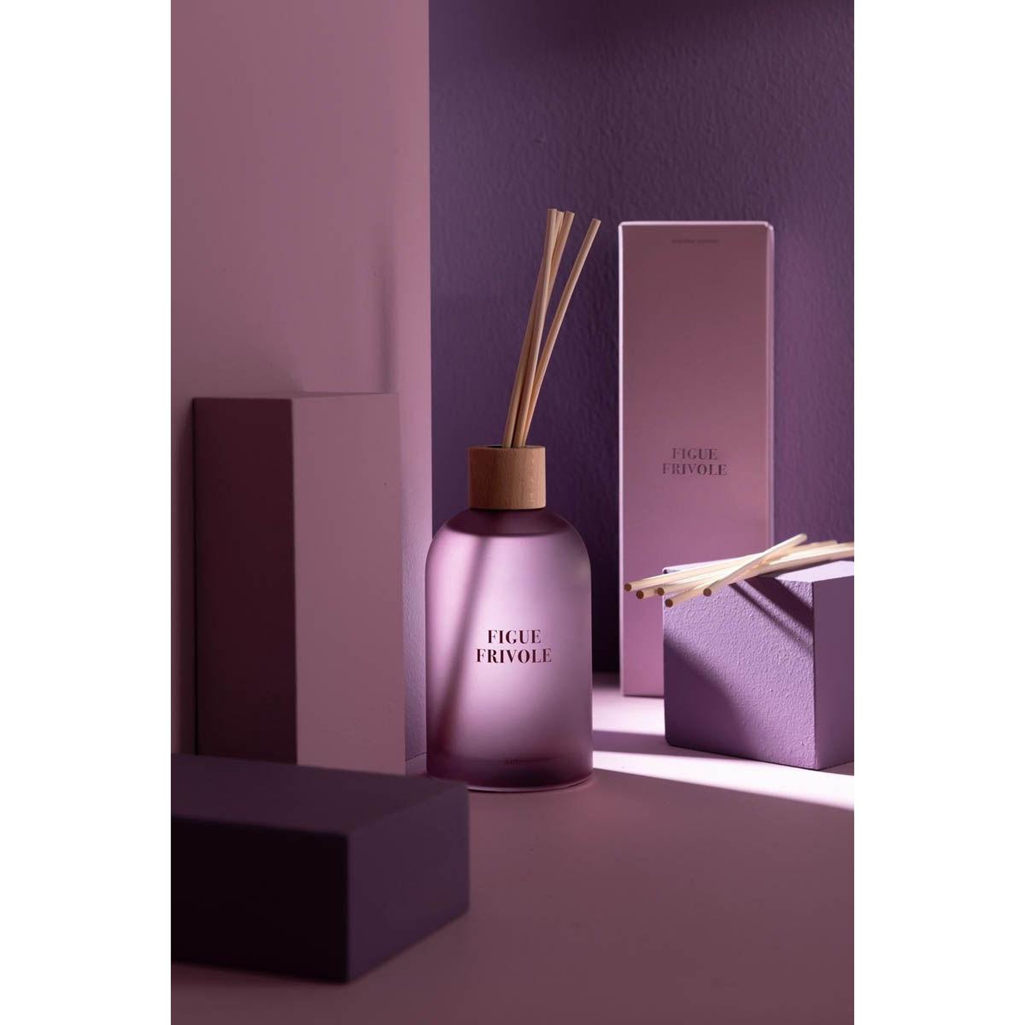 Voir la diapositive 6 : J-LINE Diffuseur de parfum  accords essentiels  250ml figue frivole