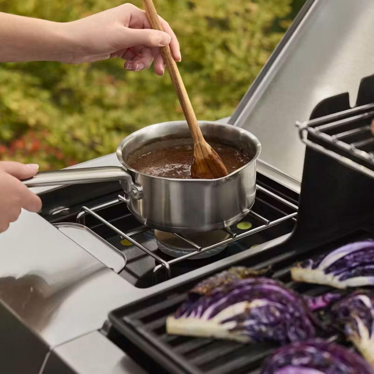 Weber Barbecue gaz Genesis SP-435 4 brûleurs réchaud latéral thermomètre digital sur chariot, 86x48 cm