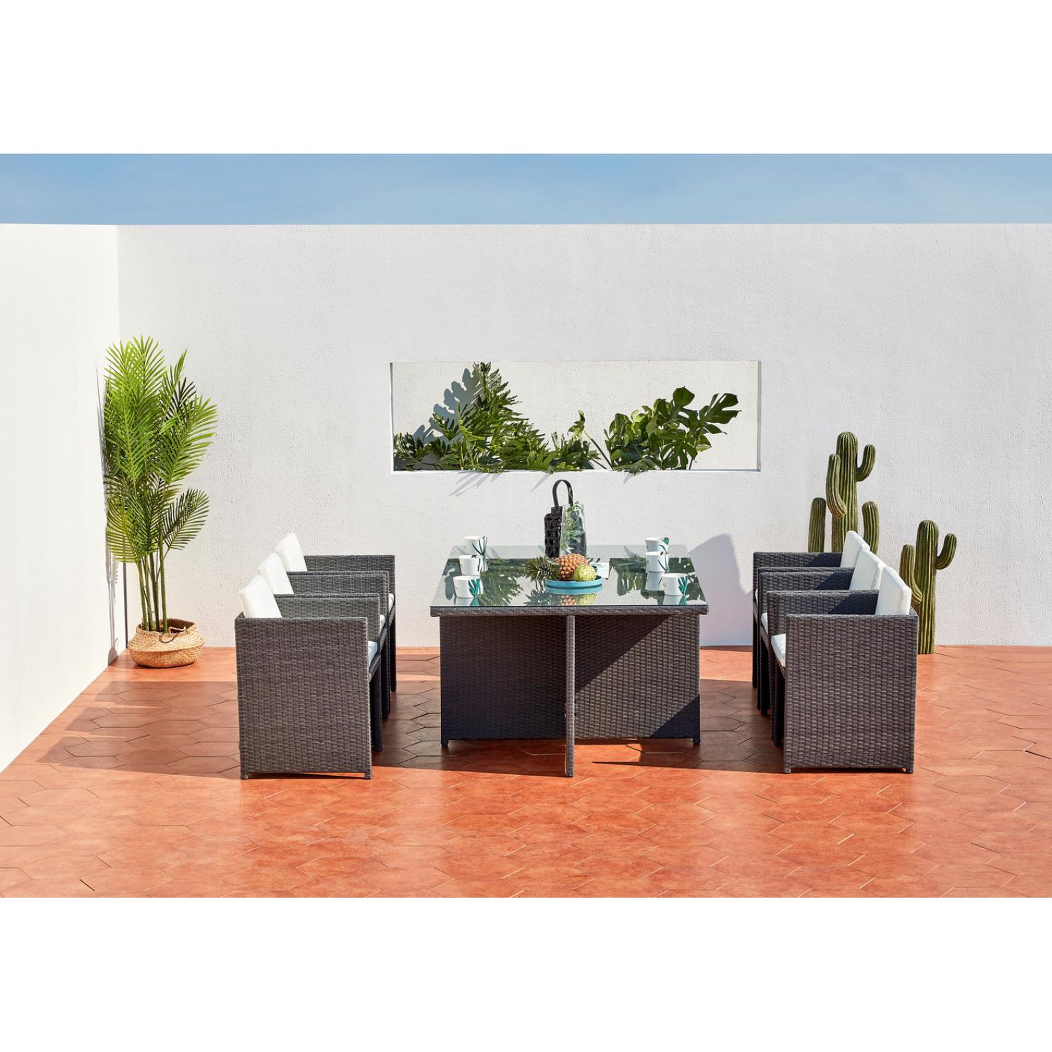 Voir la diapositive 6 : CONCEPT USINE Table et chaises 6 places encastrables en résine gris-blanc miami