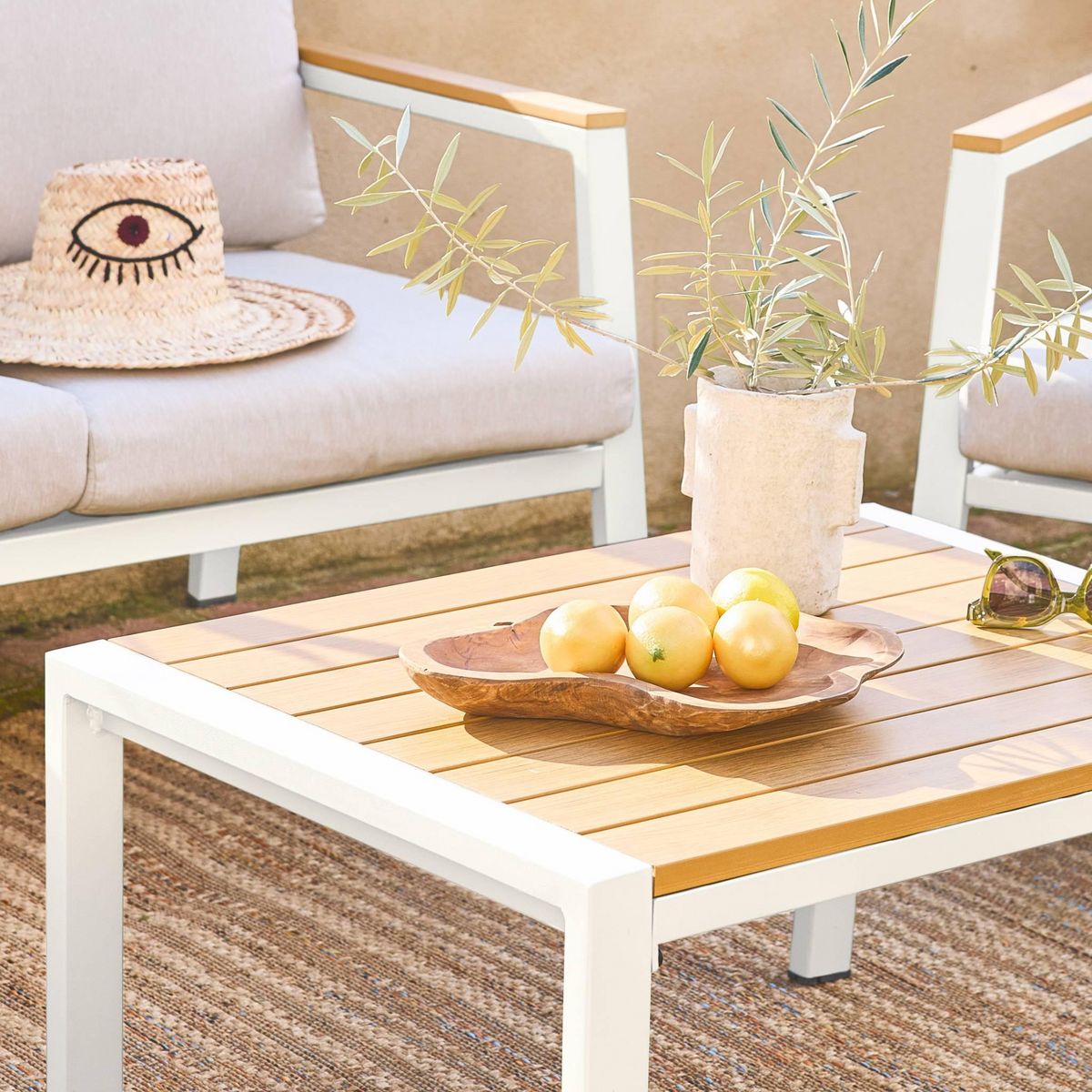 SWEEEK Salon de jardin Casoria, aluminium et polywood 4 places, 1 canapé, 2 fauteuils, 1 table basse