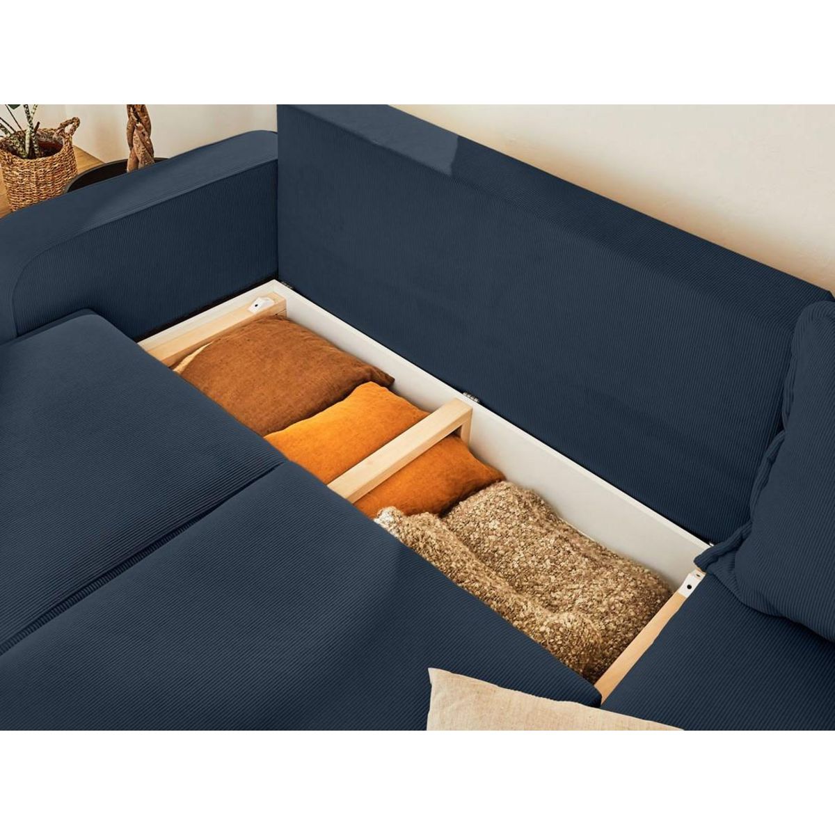 LISA DESIGN Albane - canapé d'angle droit - 4 places - convertible avec coffre - en velours côtelé