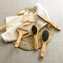 Voir la diapositive 3 : Paris Prix Brosse de Toilettage Bambou  Poils Doux  22cm Naturel