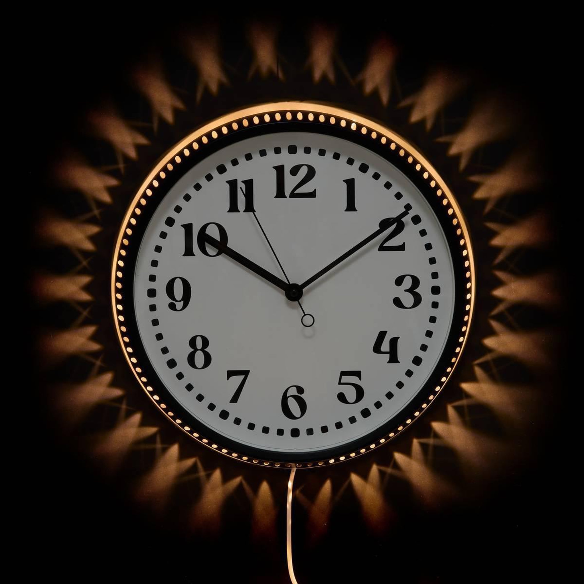 Voir la diapositive 6 : ATMOSPHERA Horloge murale led  mehdi  29cm noir