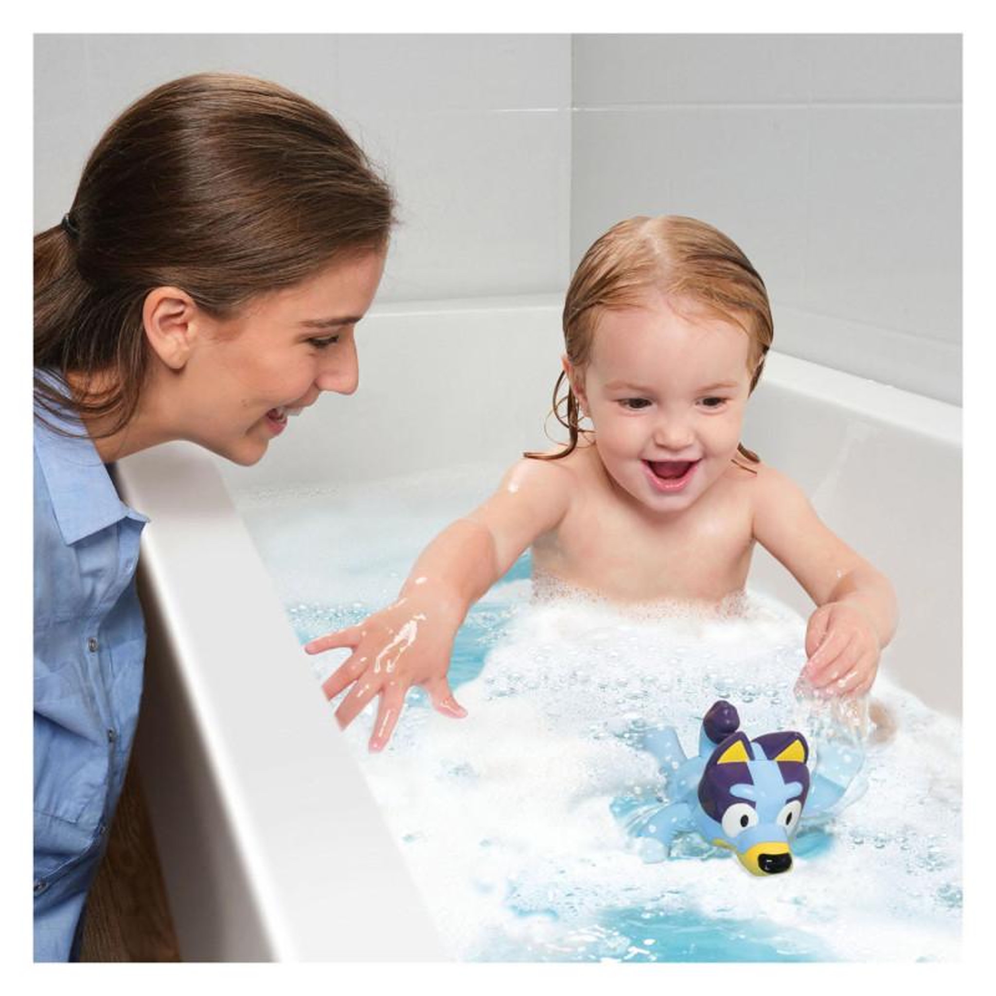 Voir la diapositive 4 : TOMY Tomy Swimming Bluey Figure Bath Toy E73548