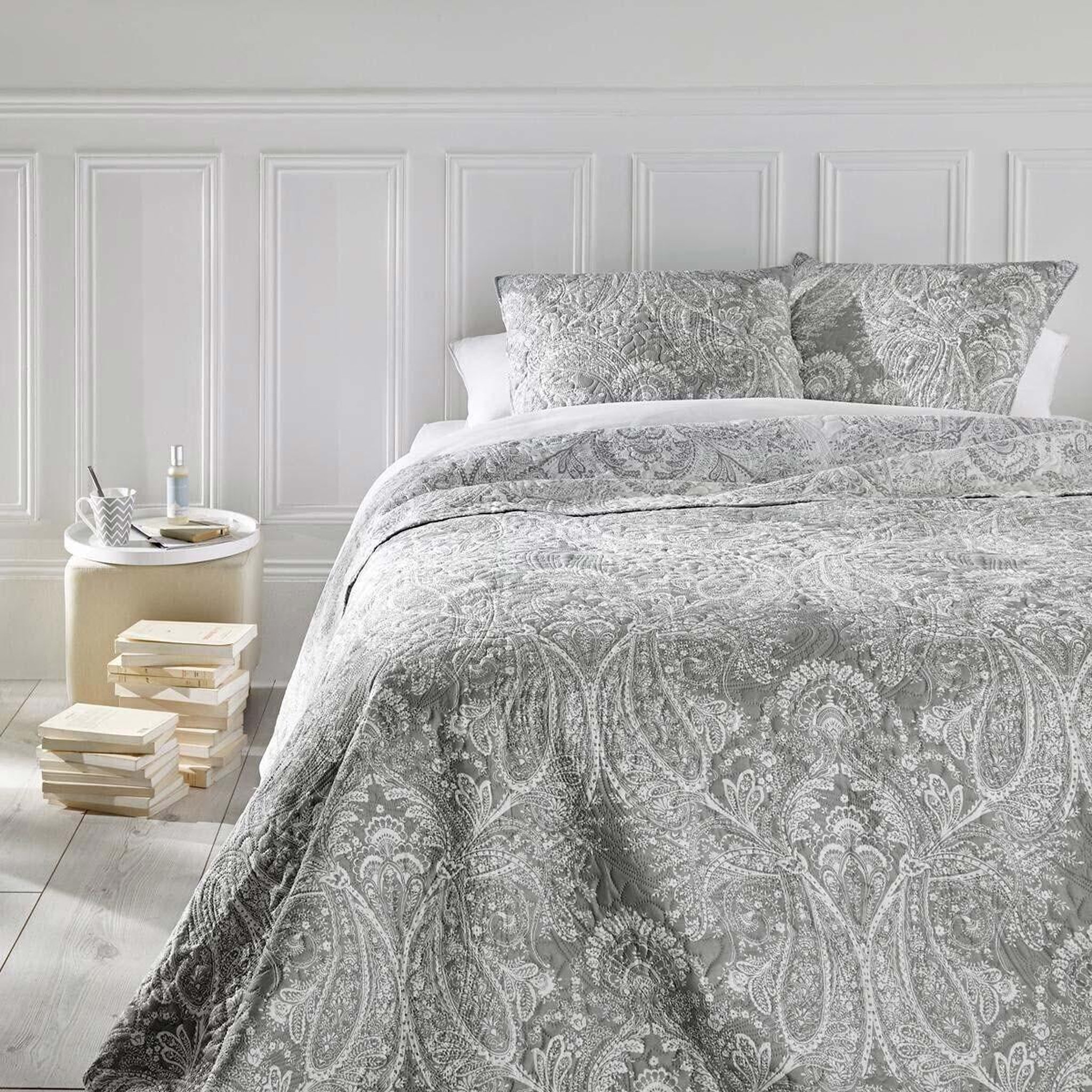 Voir la diapositive 3 : ATMOSPHERA Dessus de lit & 2 taies  marie  240x260cm gris clair