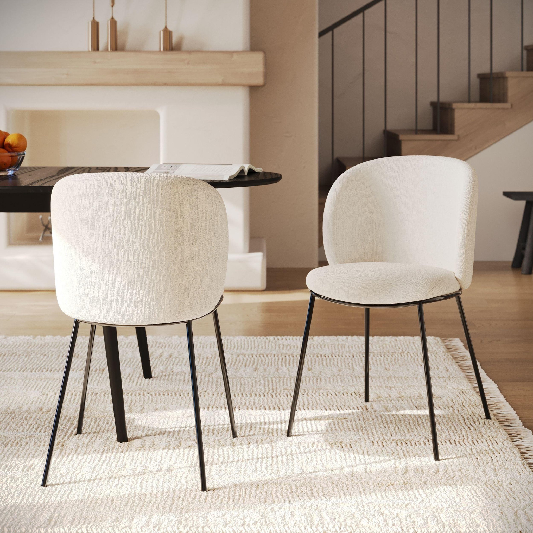 Voir la diapositive 2 : MAISON PAVANE Lot de 2 chaises en tissu doux blanc, pieds métal noir-bulle