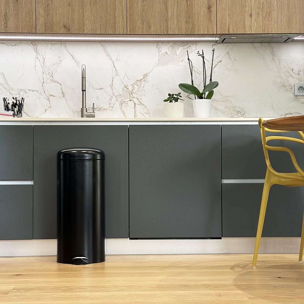 BATIMEX Poubelle de cuisine à pédale basique chic cylindrique 30L URBAN Noir mat en acier inox avec seau