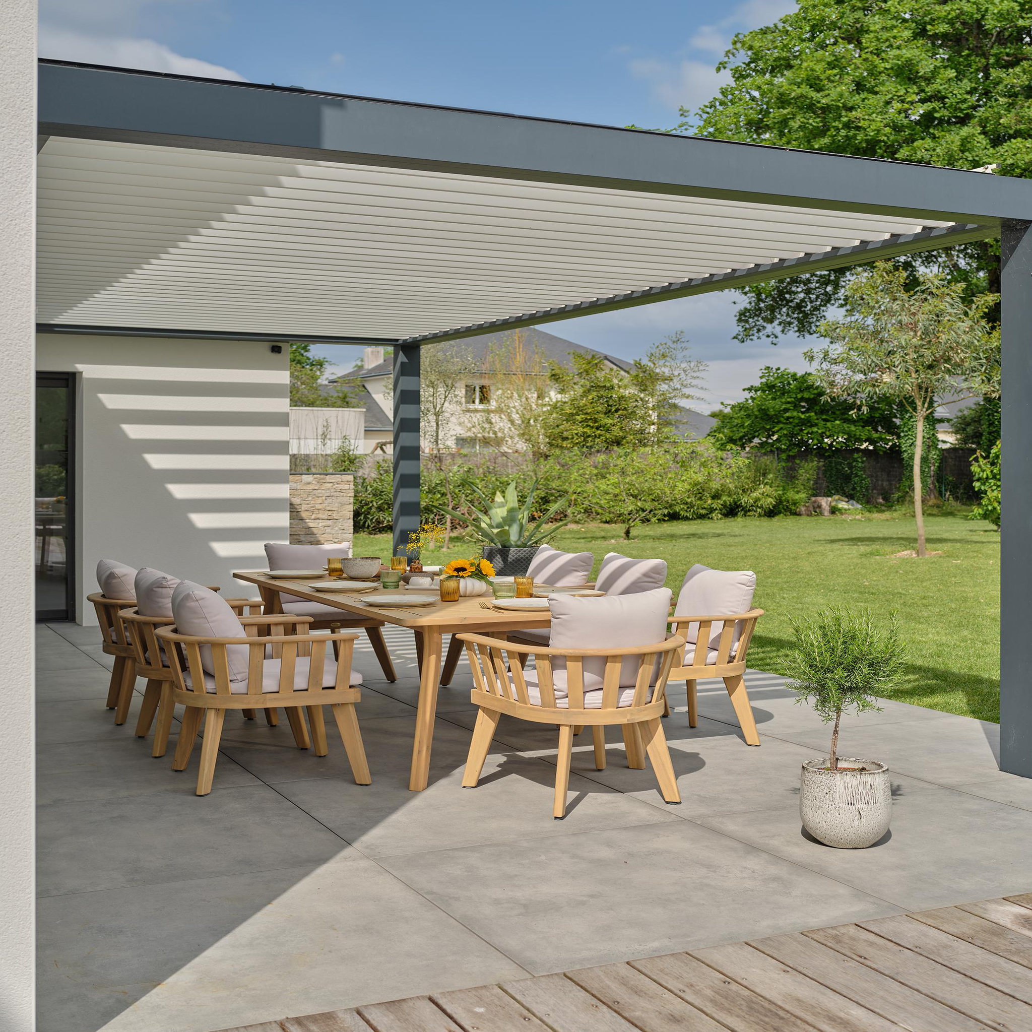 Voir la diapositive 2 : DCB GARDEN Ensemble repas de jardin en acacia (8 places)