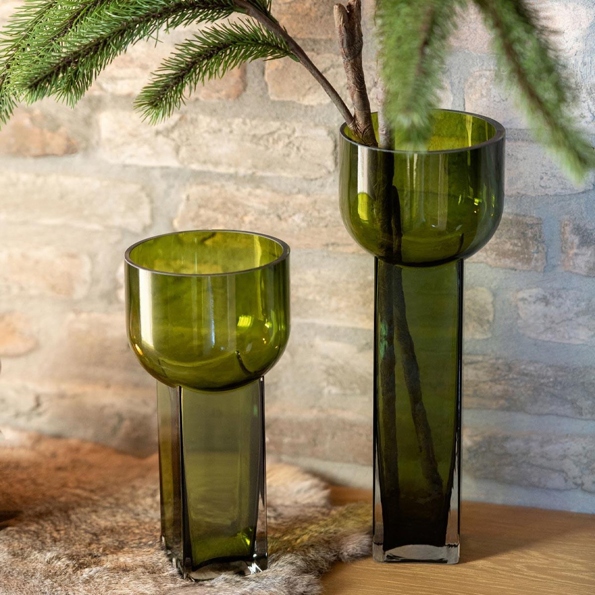 Voir la diapositive 3 : J-LINE Vase déco en verre  carol  26cm vert olive