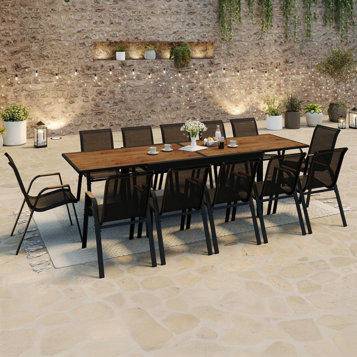 ID MARKET Salon de jardin NOUMEA table extensible 135/270 cm plateau effet bois et 12 chaises empilables noir et bois