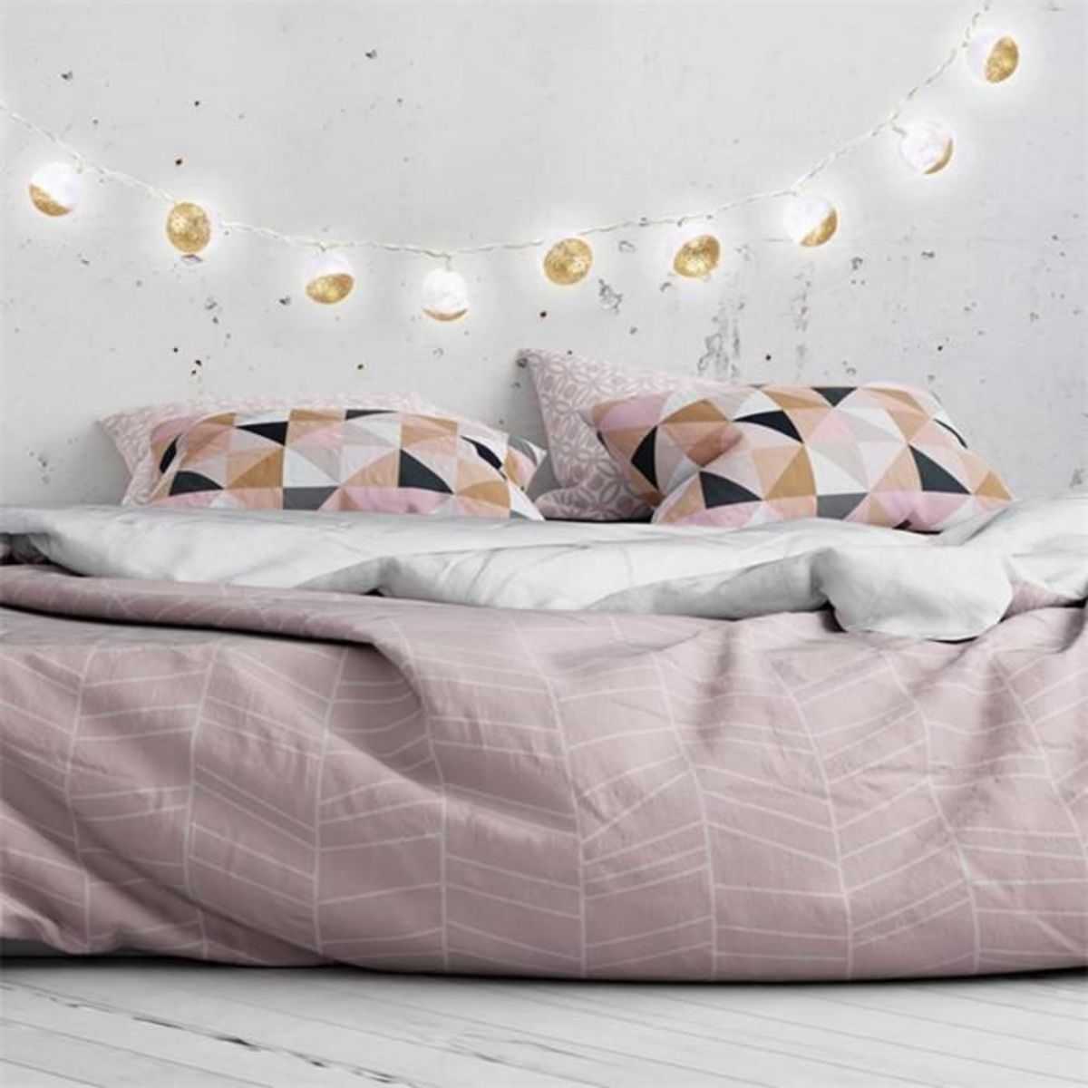 Paris Prix Guirlande Lumineuse à Led  10 Boules  192cm Or & Blanc