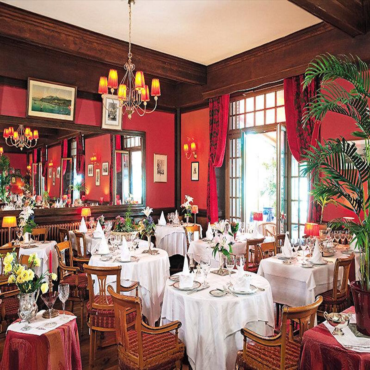 Smartbox Multi-séjour Prestige avec spa ou diner gourmet pour grand-parent - Coffret Cadeau Multi-thèmes