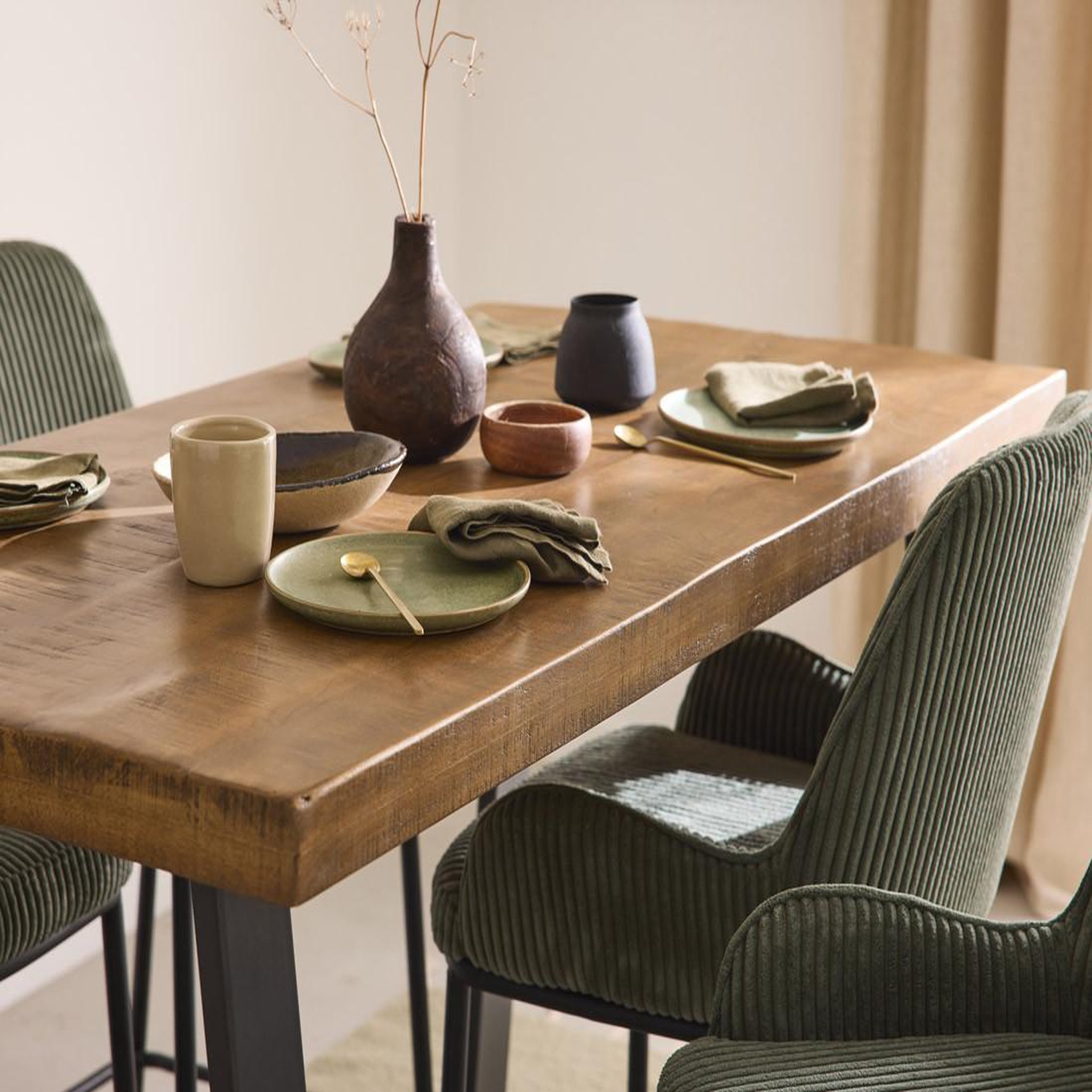 Voir la diapositive 4 : LISA DESIGN Jayto - table de bar - bois massif de manguier - 4 personnes
