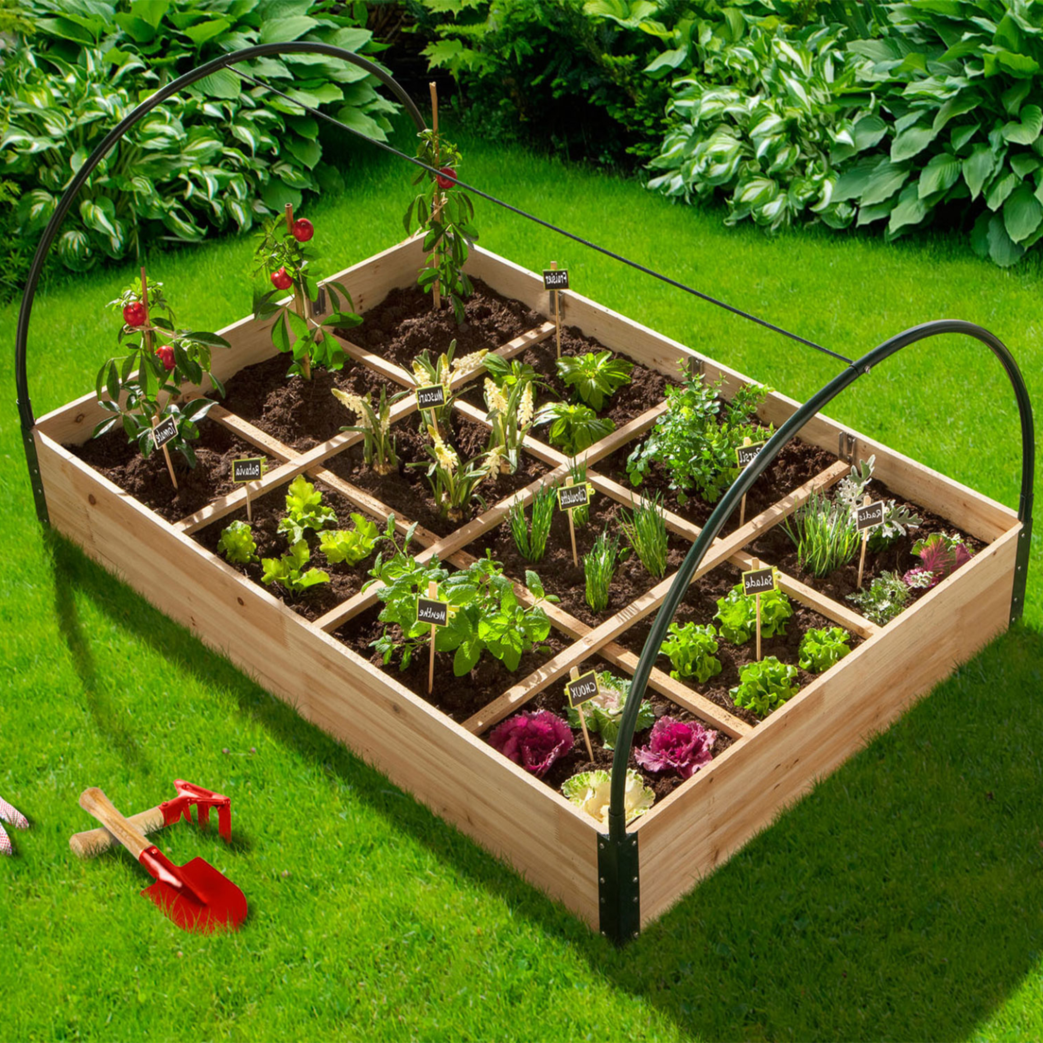 Voir la diapositive 2 : ID MARKET Carré potager 12 compartiments + housse serre châssis