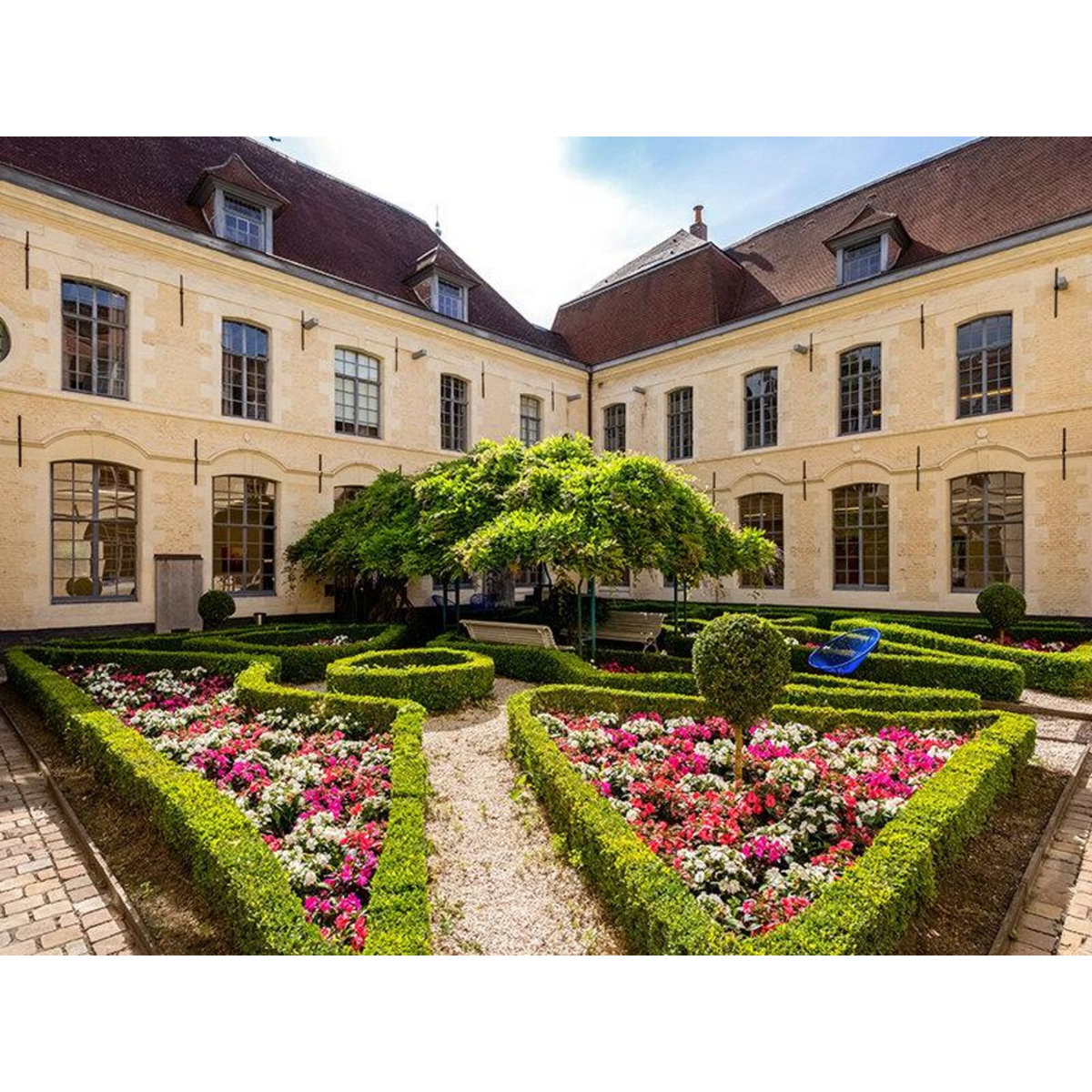 Smartbox Séjour de 2 jours à l'Hôtel Marriott 5* avec journée au spa et dîner dans un estaminet à Lille - Coffret Cadeau Séjour