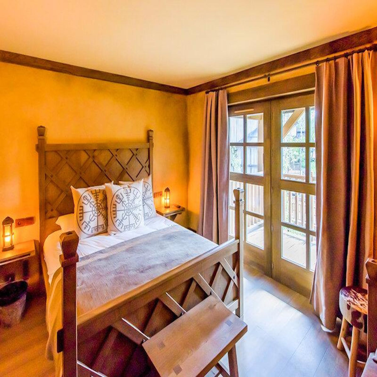 Smartbox Parc Astérix 2026 - Séjour 2 jours / 1 nuit - Hôtel La Cité Suspendue en basse saison - Coffret Cadeau Séjour