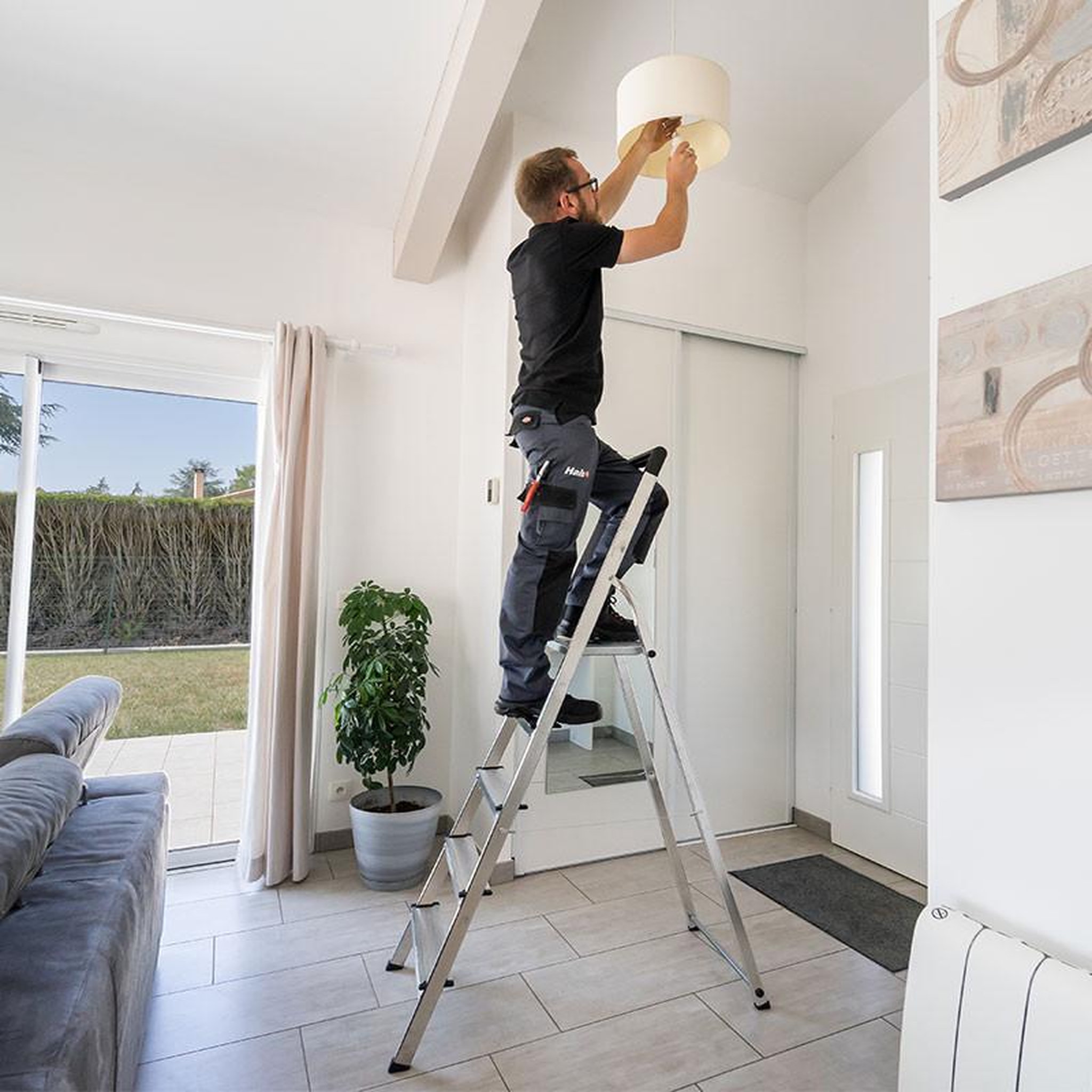 Voir la diapositive 2 : HAILO Escabeau domestique pliable en aluminium 5 marches ultra léger hailo l40