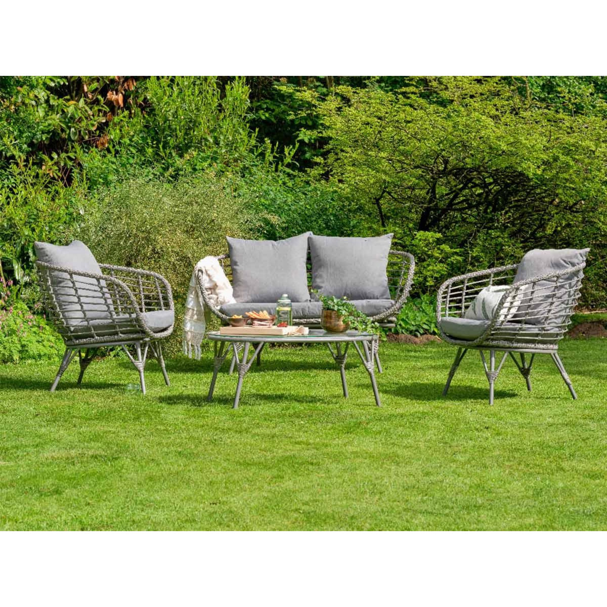 JARDIDECO Salon de jardin en résine tressée gris Evora avec table basse - 4 places