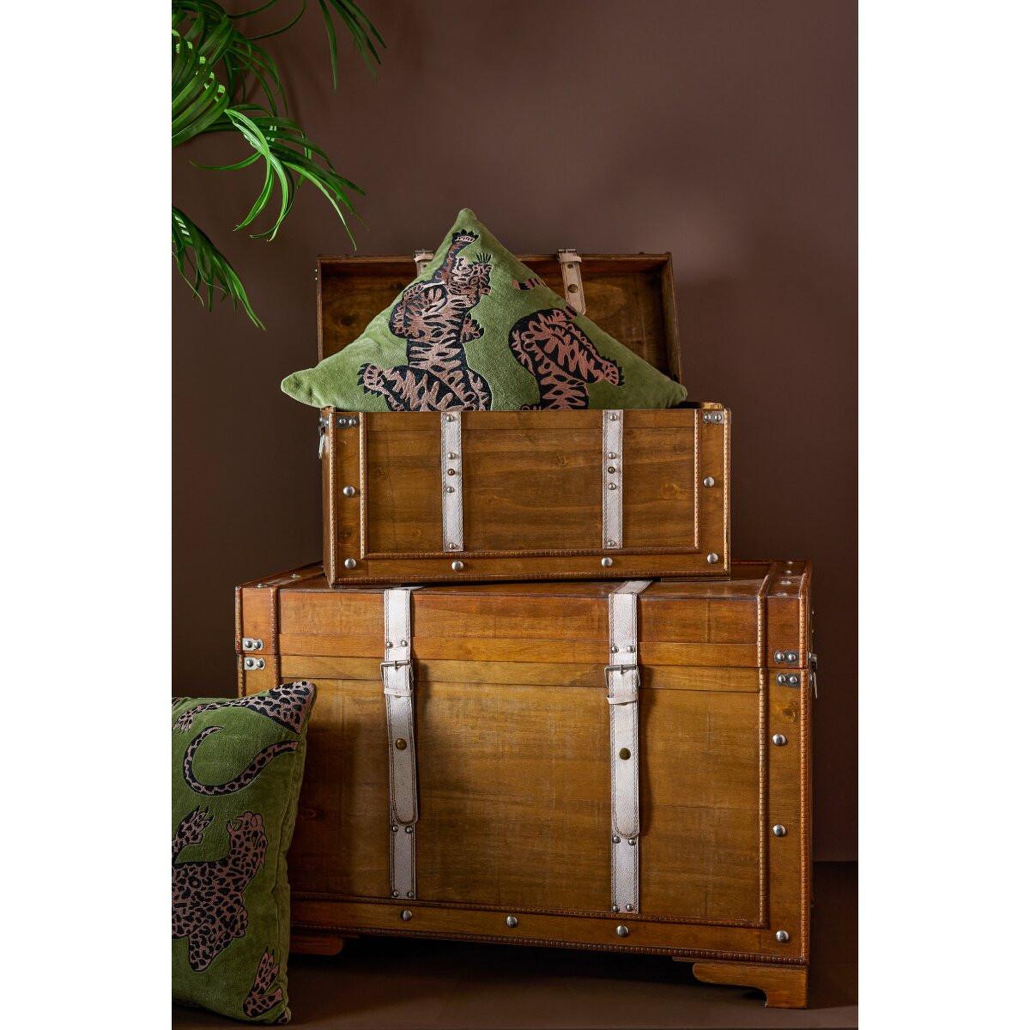 Voir la diapositive 3 : J-LINE Lot de 3 Coffres Déco  Aubin  75cm Marron