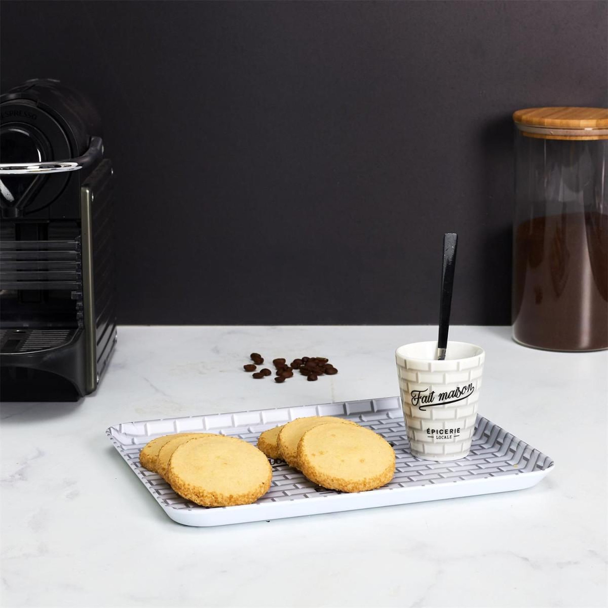 Voir la diapositive 4 : The Home Deco Factory Plateau de service  brooklyn  26cm noir & blanc