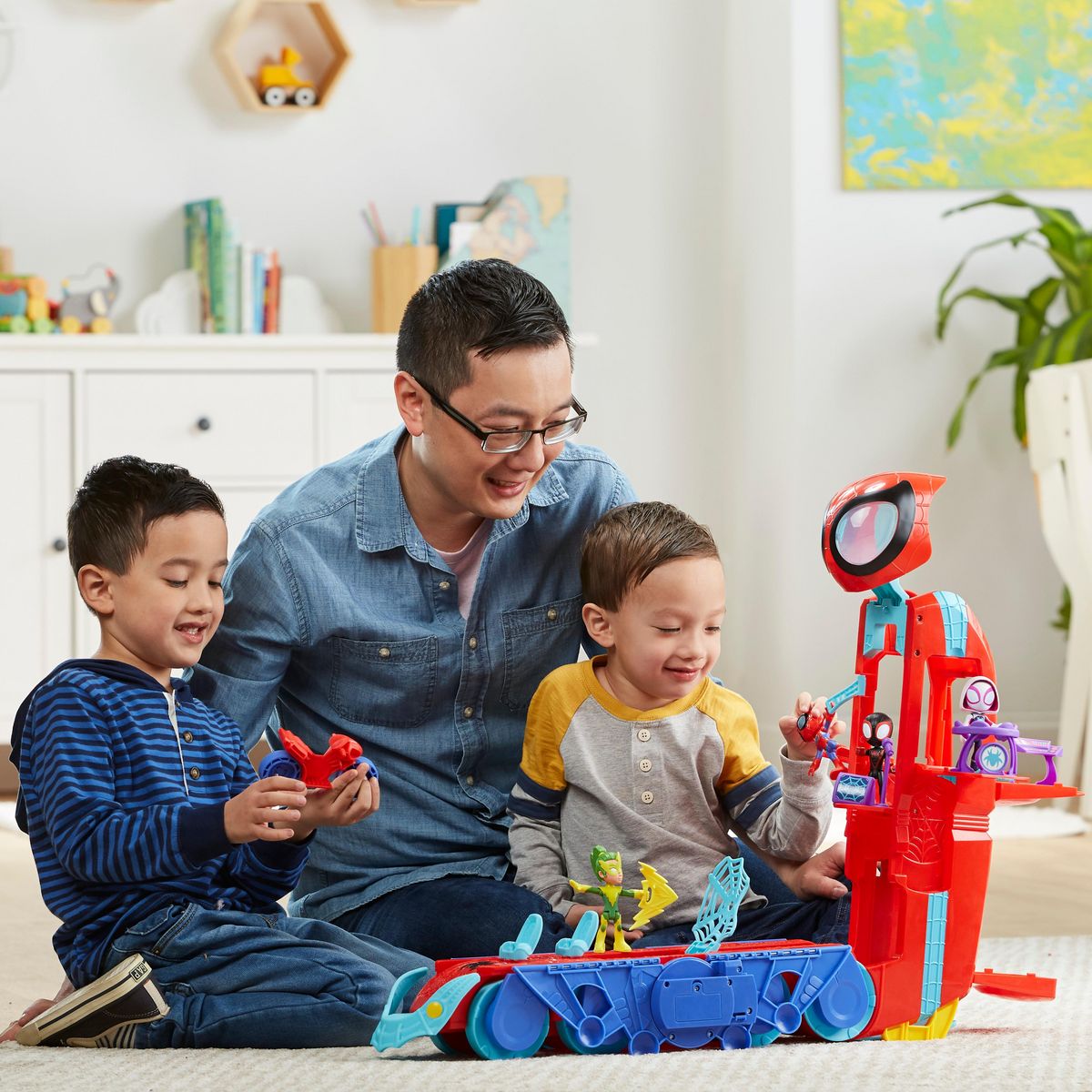 HASBRO Quartier Général Arachno-mobile de Spidey