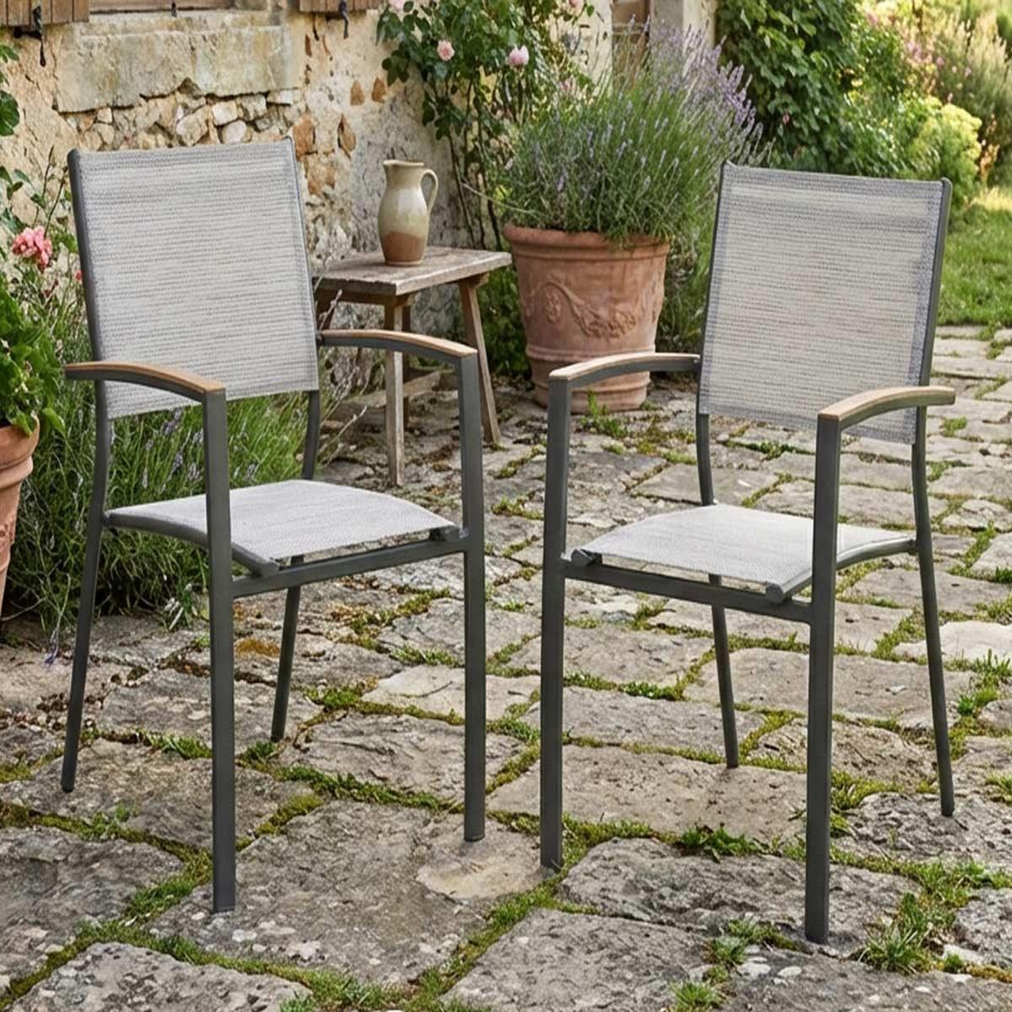 Voir la diapositive 2 : JARDIDECO Lot de 2 fauteuils de jardin empilable alu pineda vert - jardideco