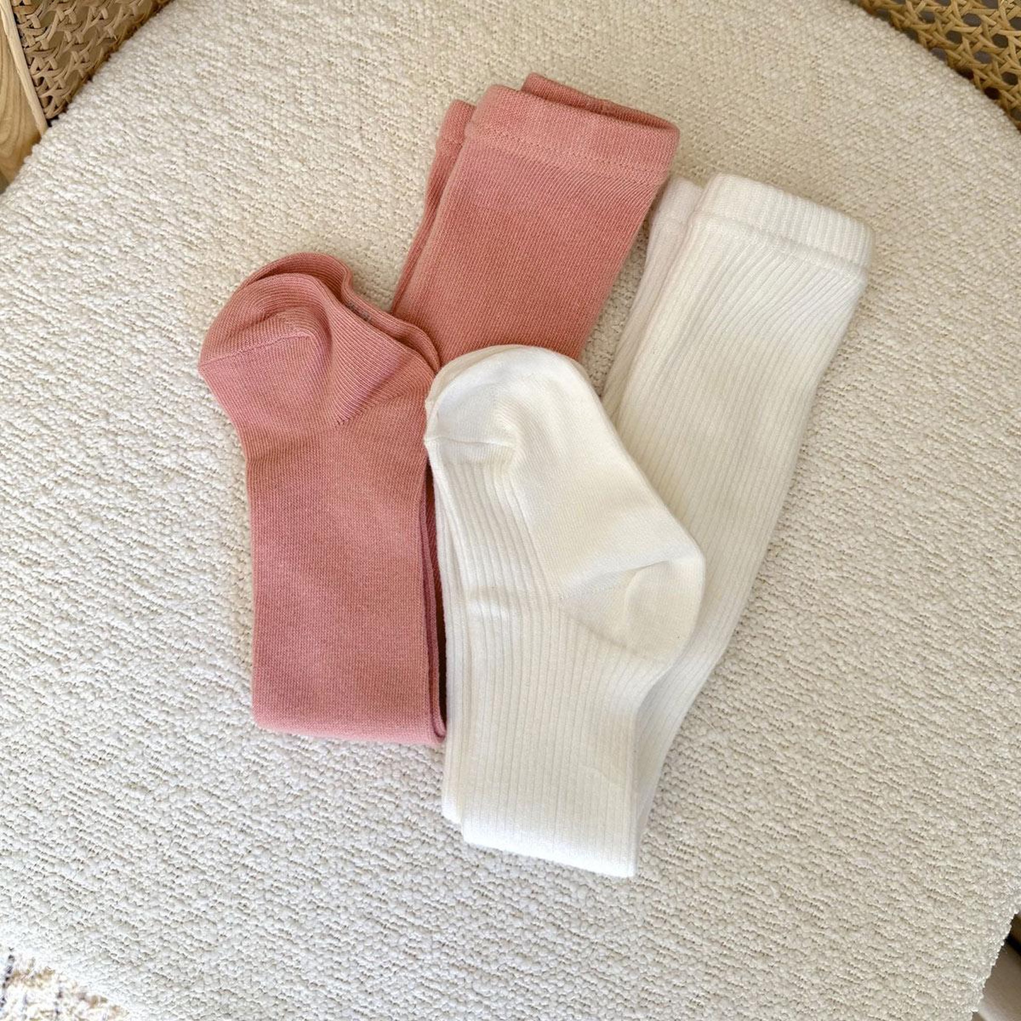 Voir la diapositive 4 : PETIT BEGUIN Lot de 2 paires de collants enfant cléo