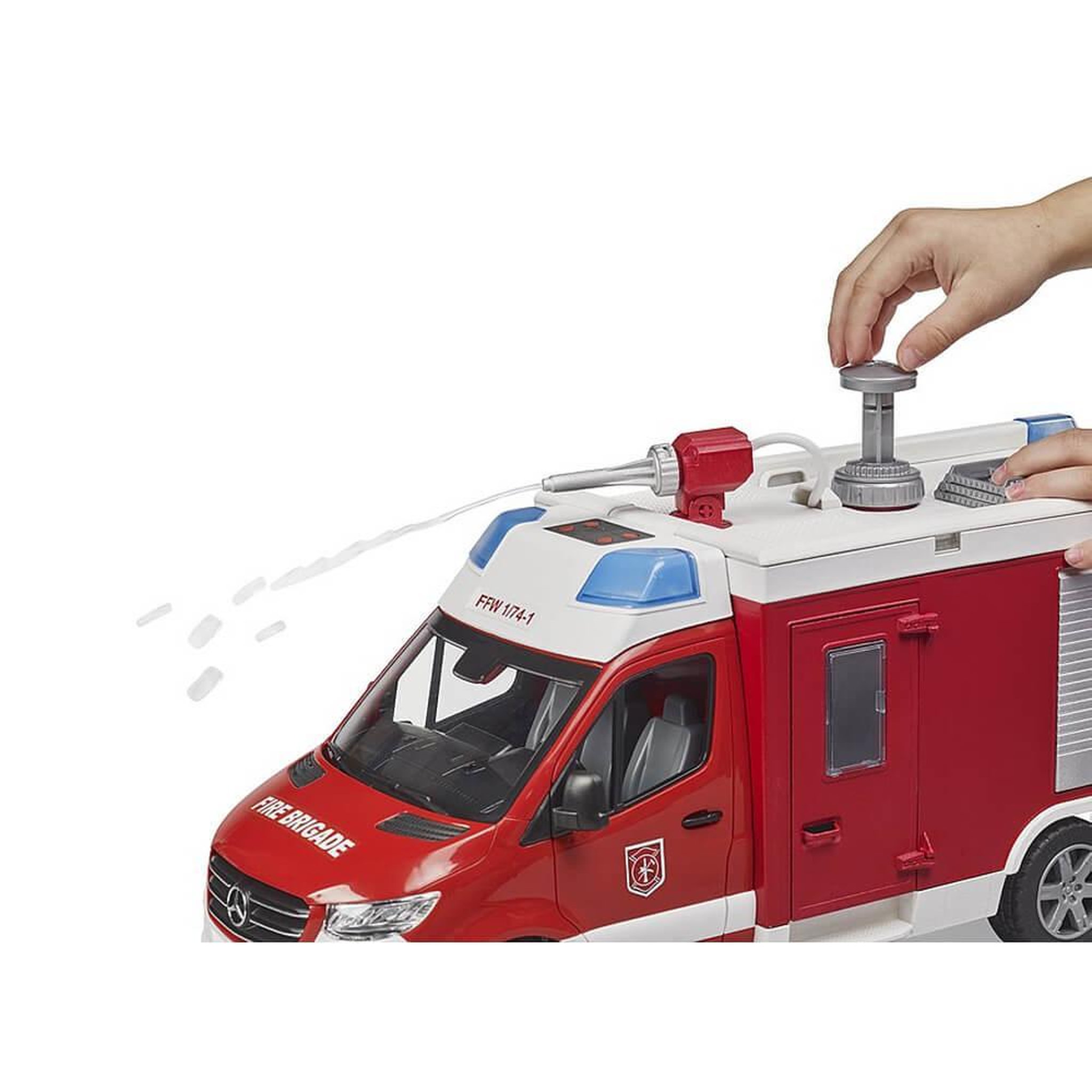 Voir la diapositive 5 : Bruder Fourgon de pompiers Mercedes Benz Sprinter avec module son et lumière