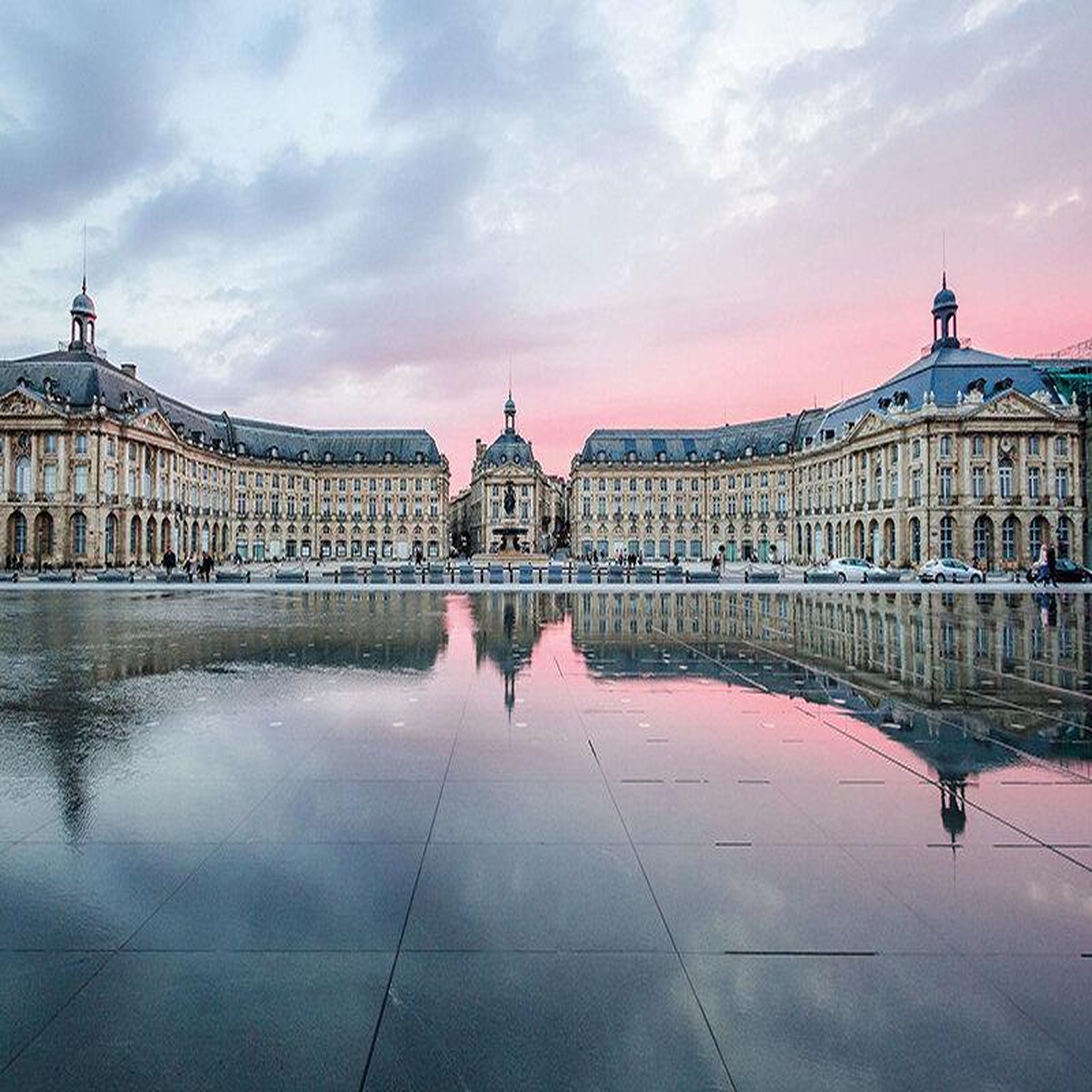 Voir la diapositive 3 : Smartbox Coffret cadeau saint-valentin : un séjour romantique à bordeaux - coffret cadeau séjour