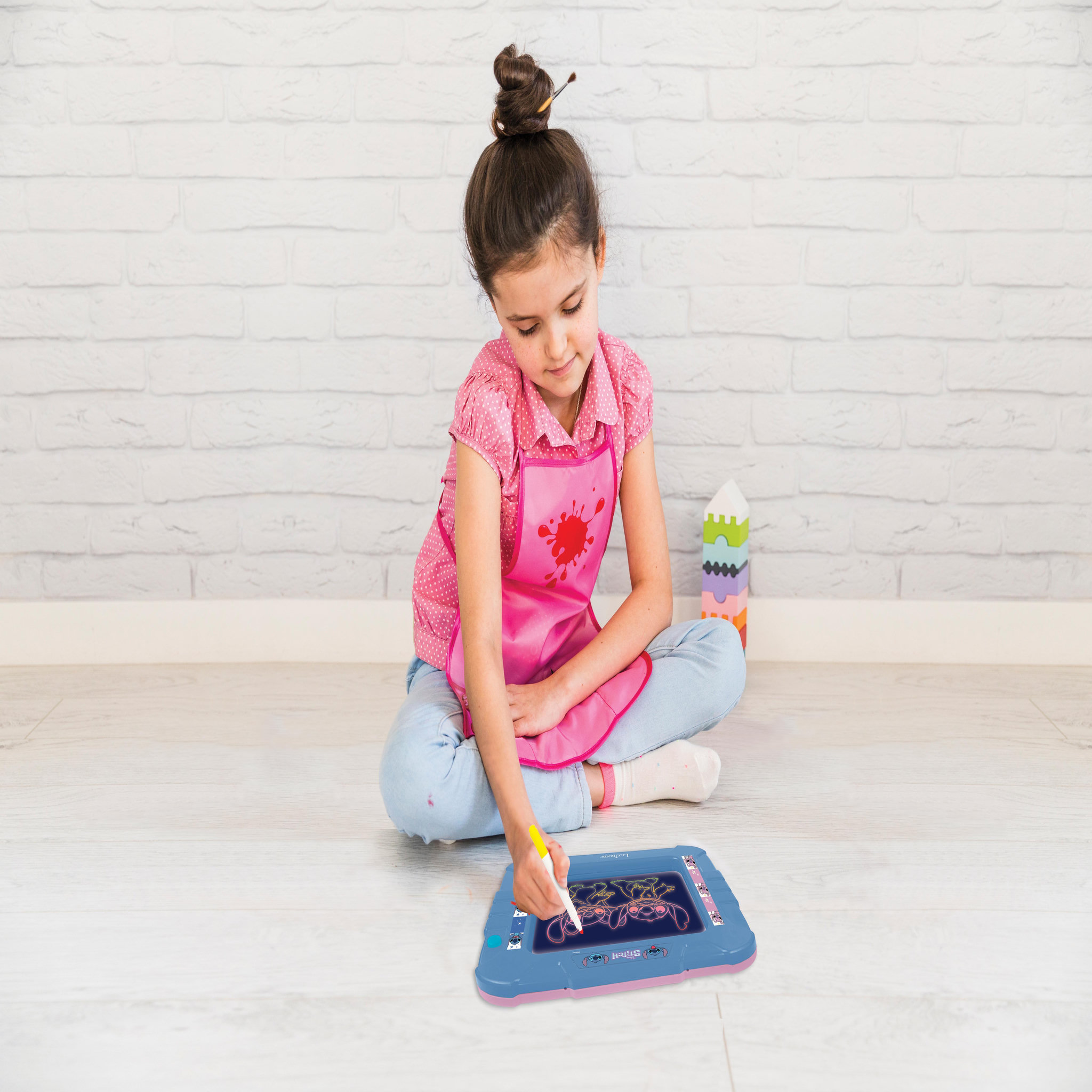 Voir la diapositive 5 : Lexibook Ardoise Électronique Lumineuse Néon Stitch