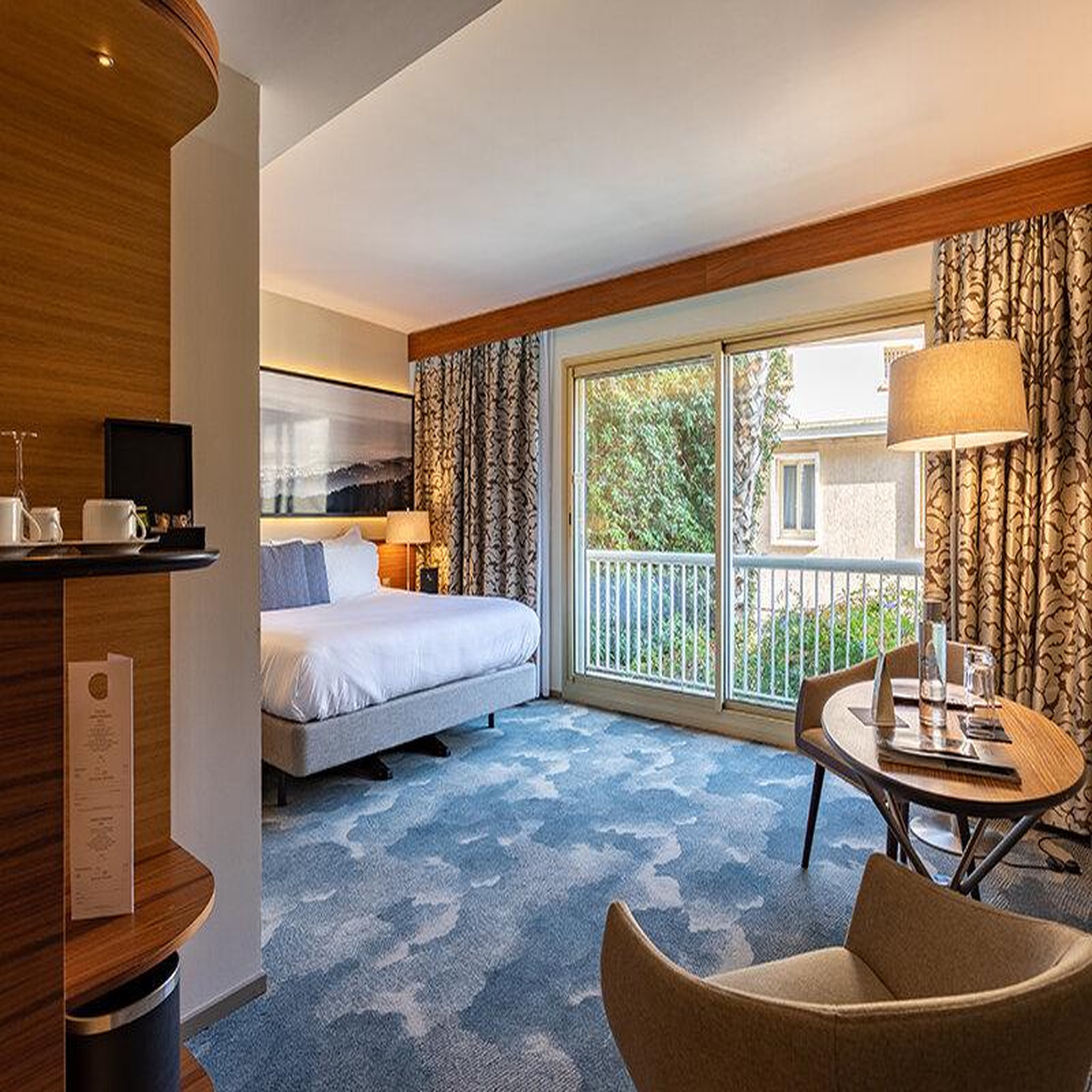 Voir la diapositive 2 : Smartbox Thalazur bandol île rousse 5* : 2 jours avec dîner et accès à l'espace spa marin - coffret cadeau séjour