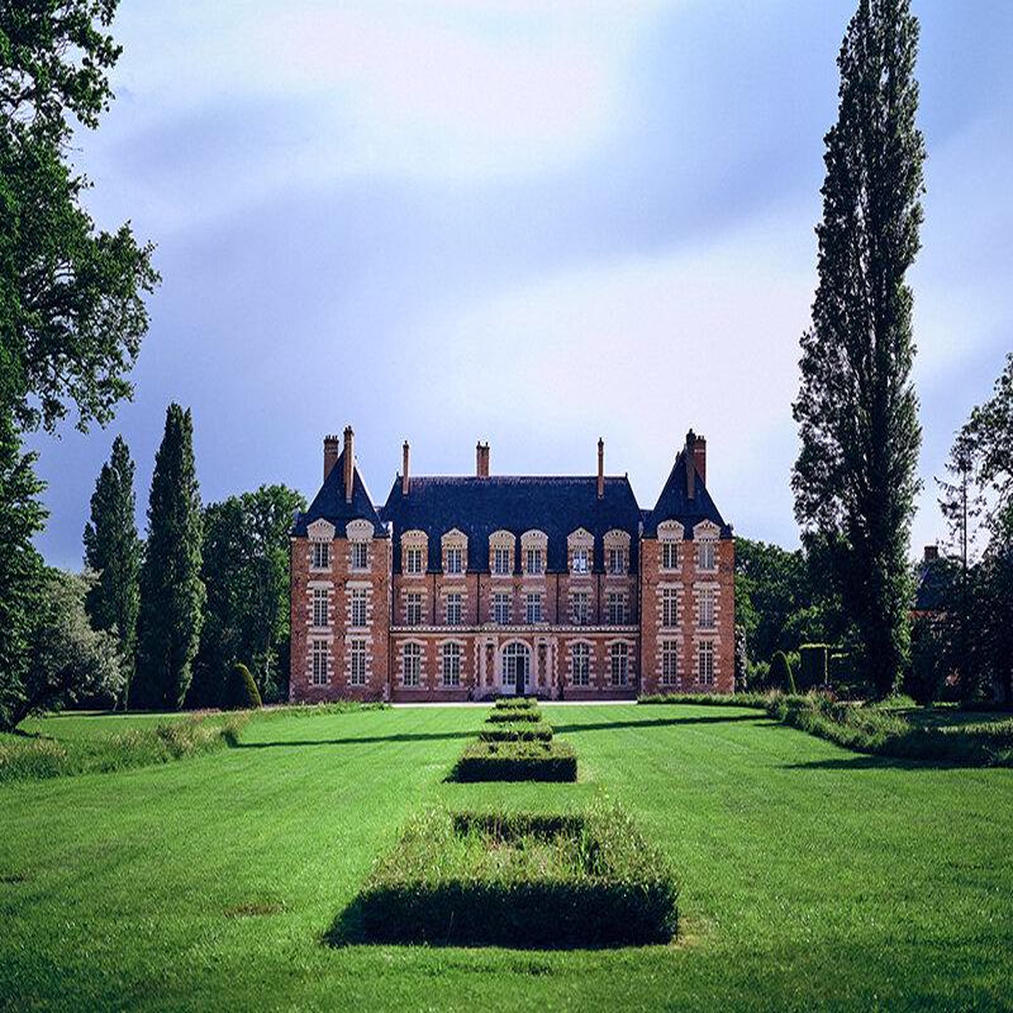 Voir la diapositive 5 : Smartbox 2 jours en château 4* avec spa et champagne près d'orléans - coffret cadeau séjour