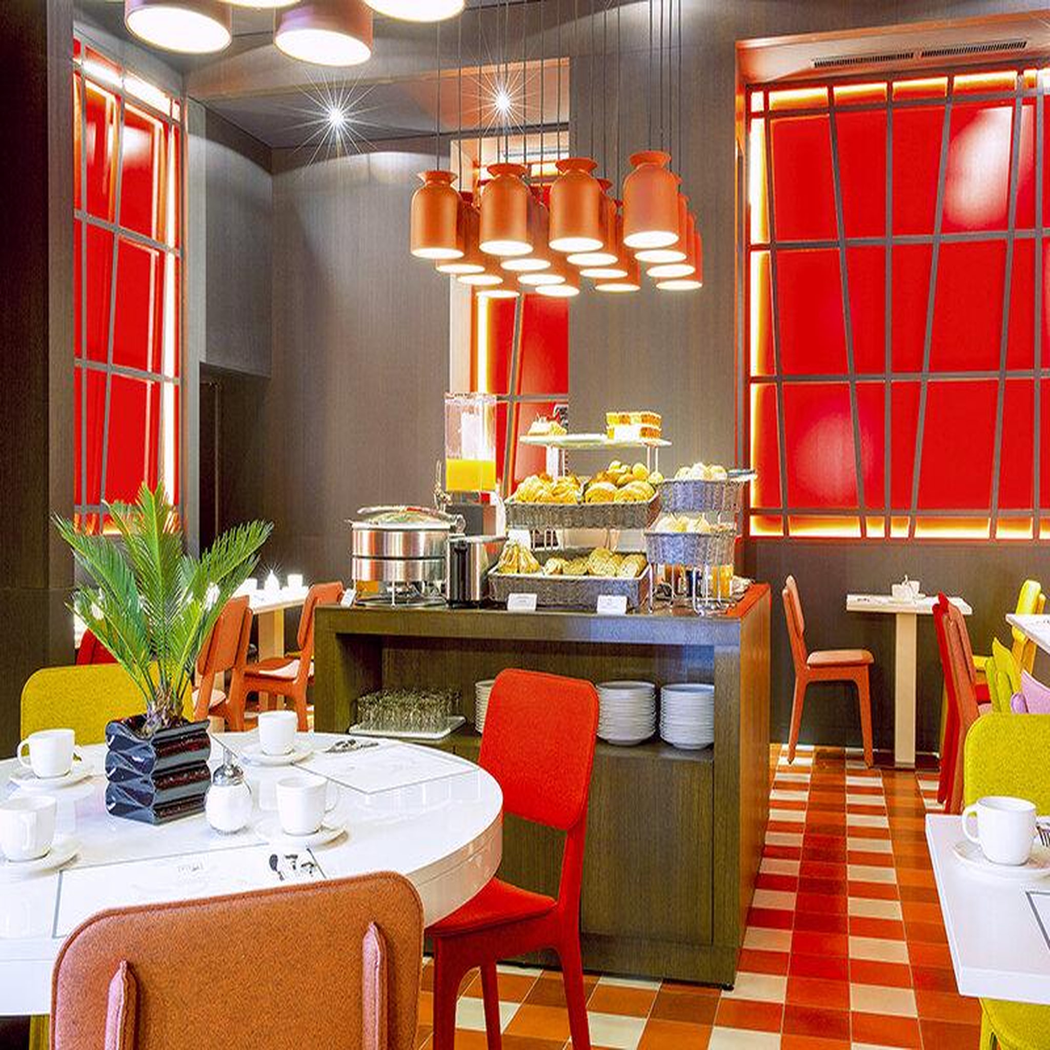 Voir la diapositive 3 : Smartbox 2 jours en hôtel 4* à strasbourg avec accès libre à l'espace détente - coffret cadeau séjour