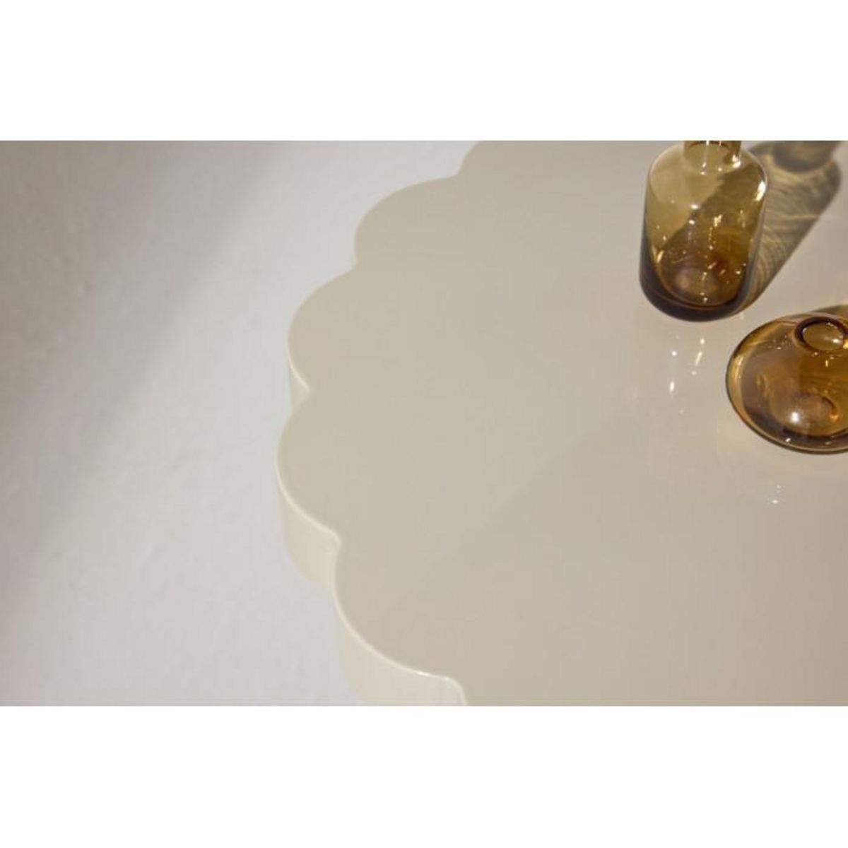 Paris Prix Table d'Appoint Design  Krull  55cm Beige Laqué