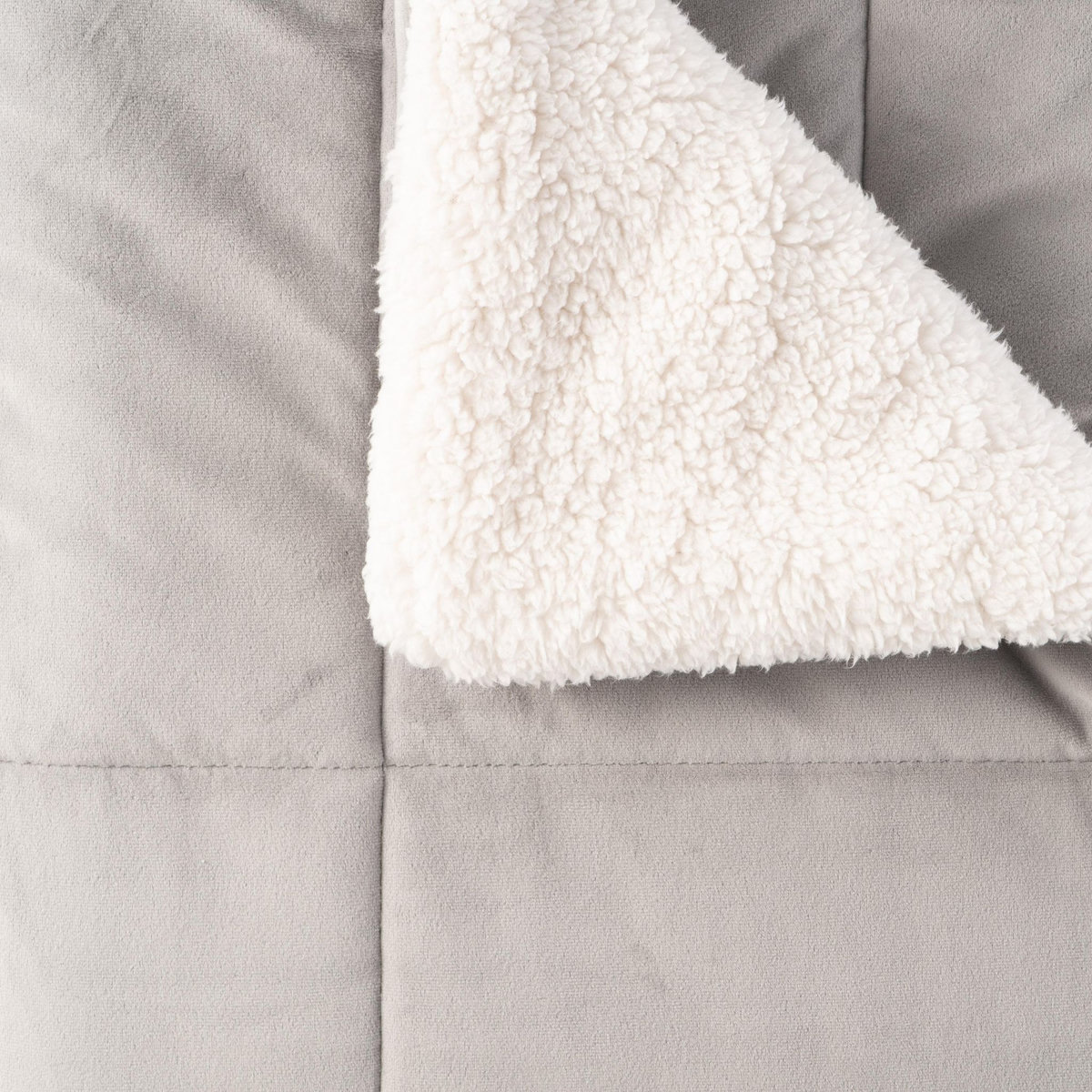 ACTUEL Couvre lit matelassé double face velours/sherpa BIEN CHEZ SOI 