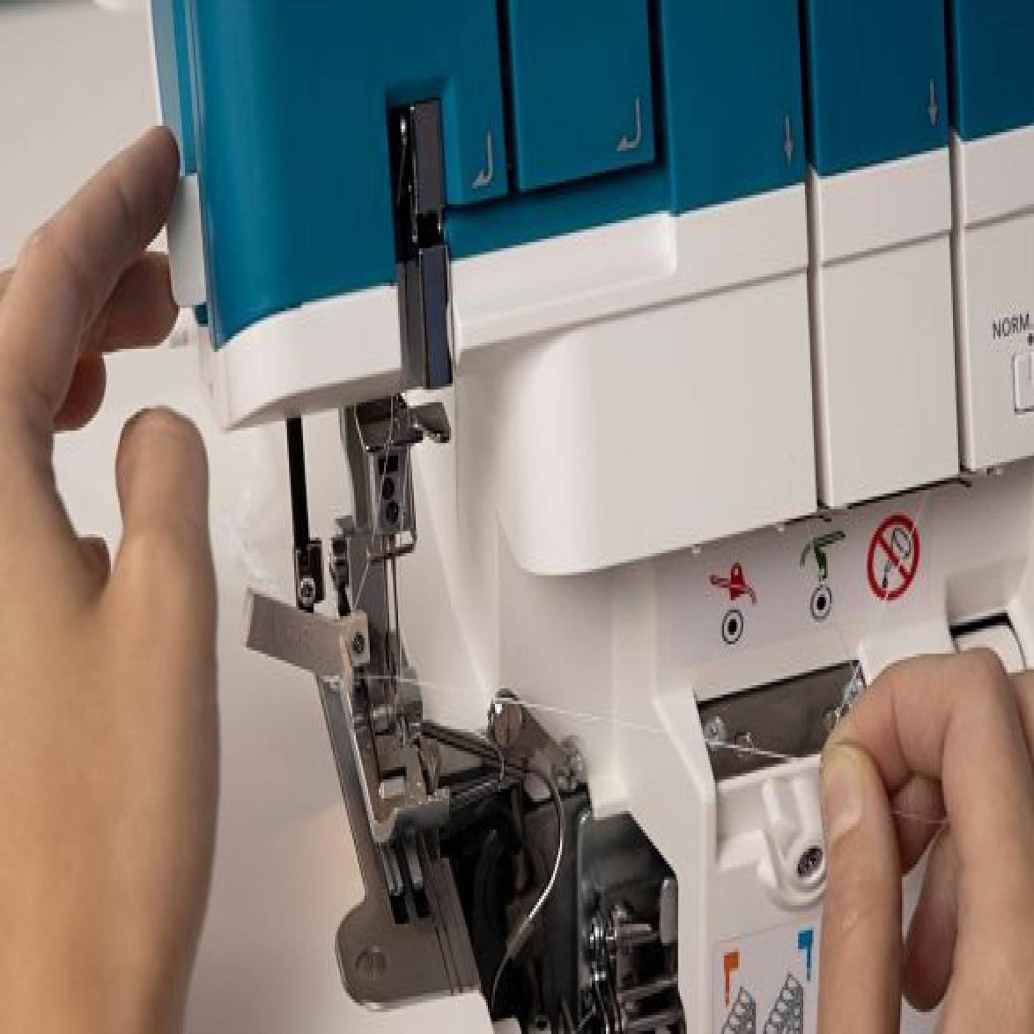 Voir la diapositive 3 : Pfaff Surjeteuse pfaff admire air 5000