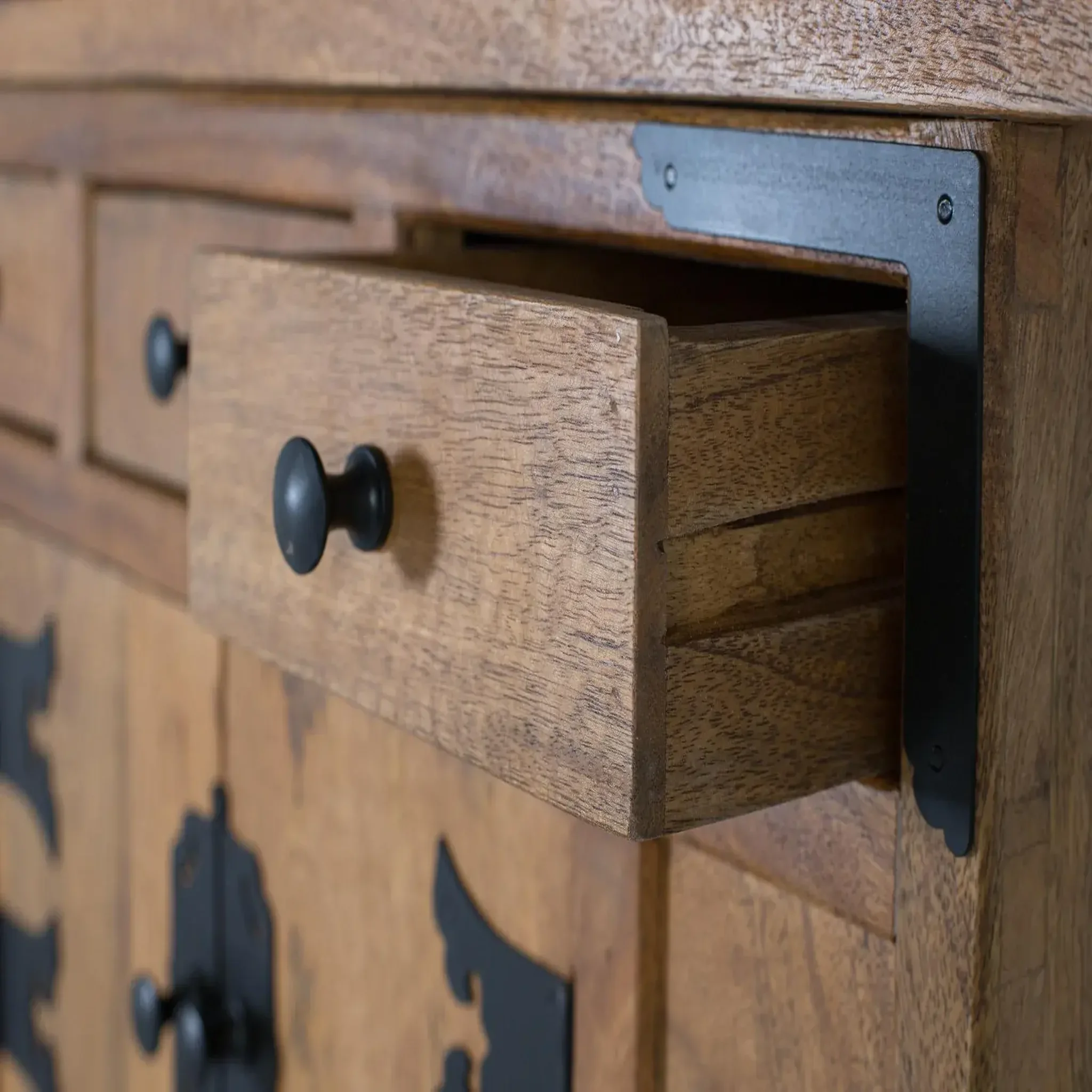 Voir la diapositive 3 : GINER Y COLOMER SL Buffet en bois de manguier 91 cm style oriental