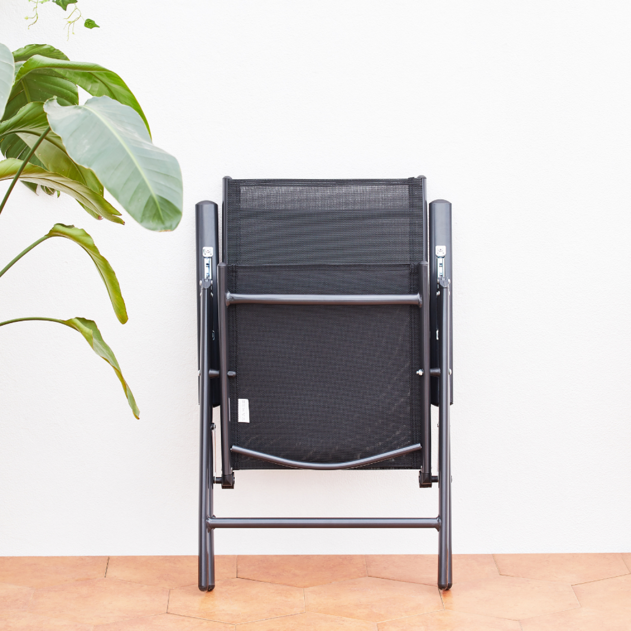 Voir la diapositive 6 : CONCEPT USINE Table de jardin extensible et 8 fauteuils en alu et toile PVC BRESCIA