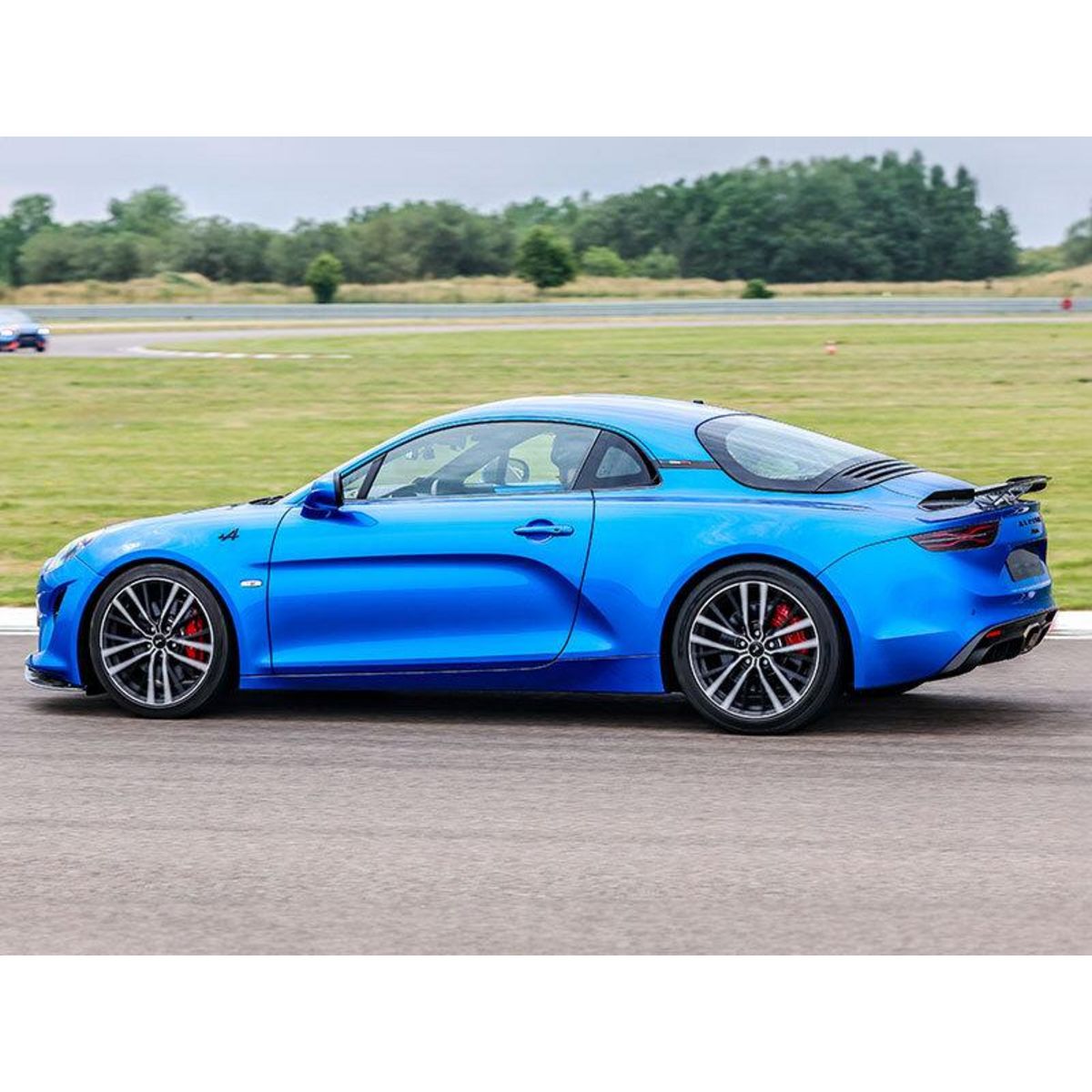 Smartbox Stage de pilotage : 2 tours sur le circuit de Montlhéry en Alpine A110 S - Coffret Cadeau Sport & Aventure